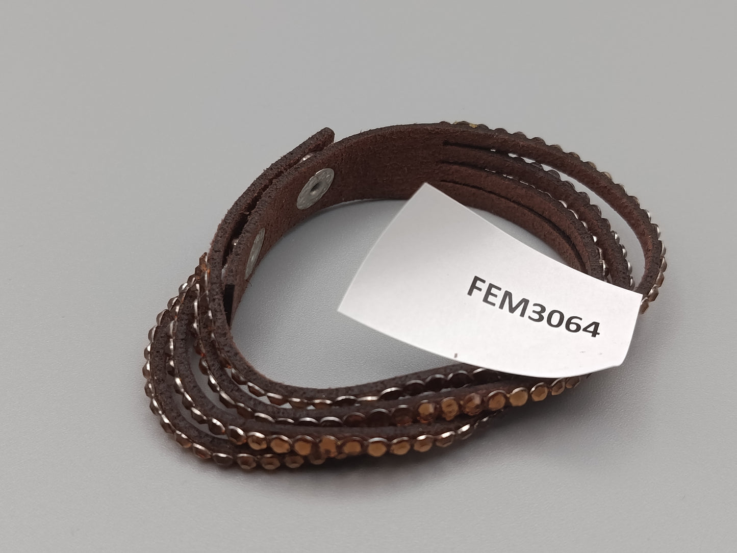Modisches Damen Armband in Braun mit Strasssteinen