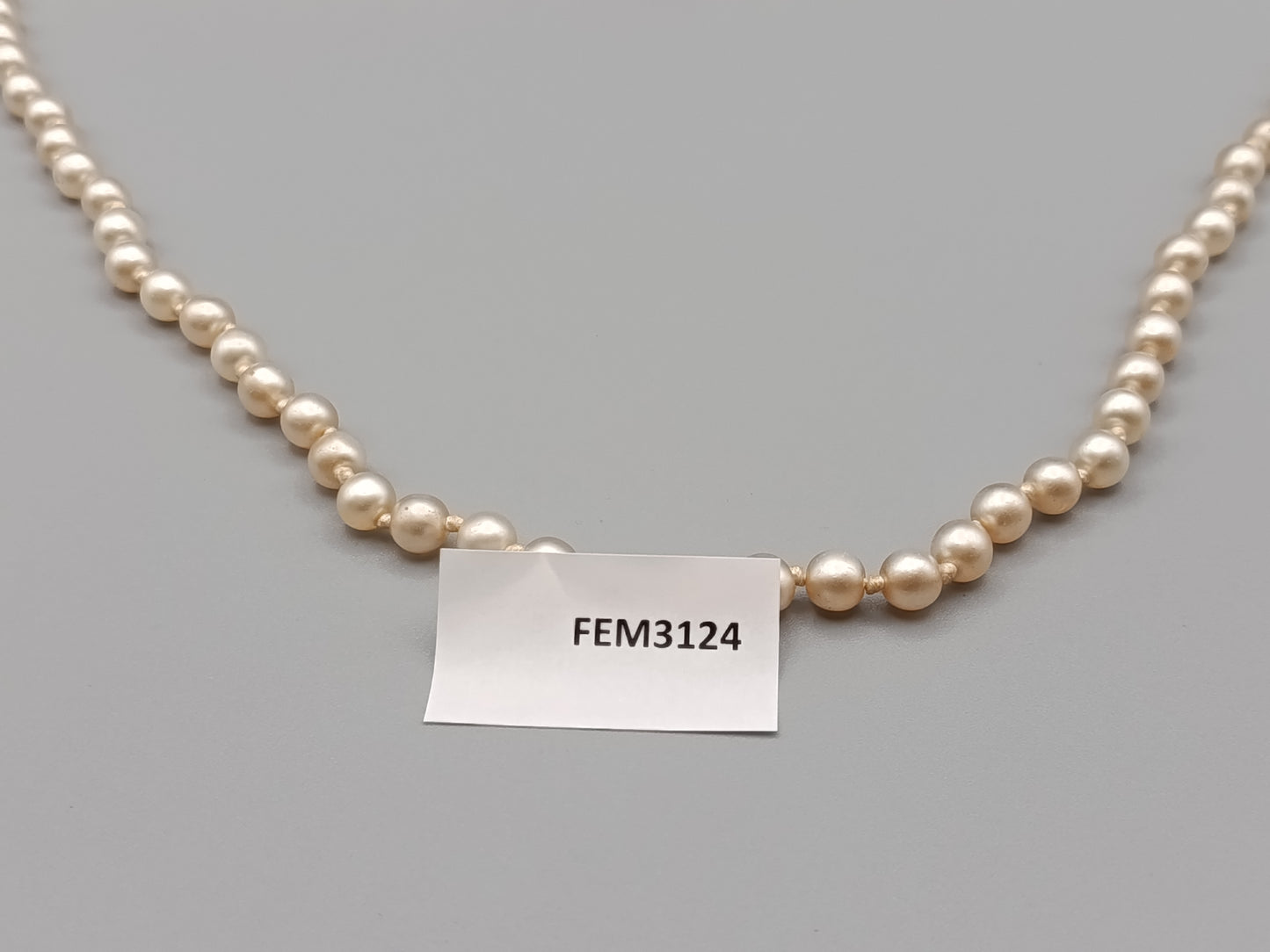 Klassische Damen Perlenkette Zeitlose Eleganz