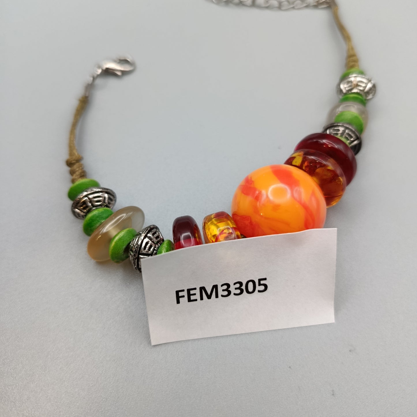 Bunte Perlen Kette mit auffälliger Center-Bead – Boho Stil