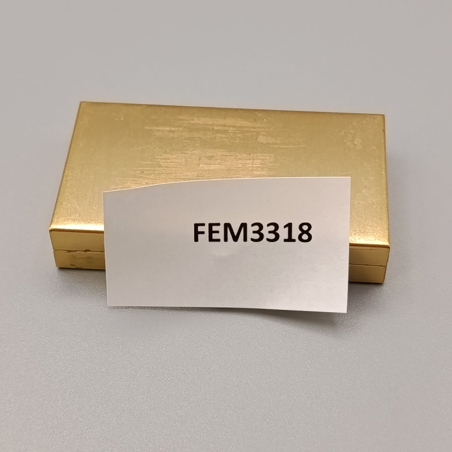 Klassisches goldfarbenes Etui – Vintage Schatulle