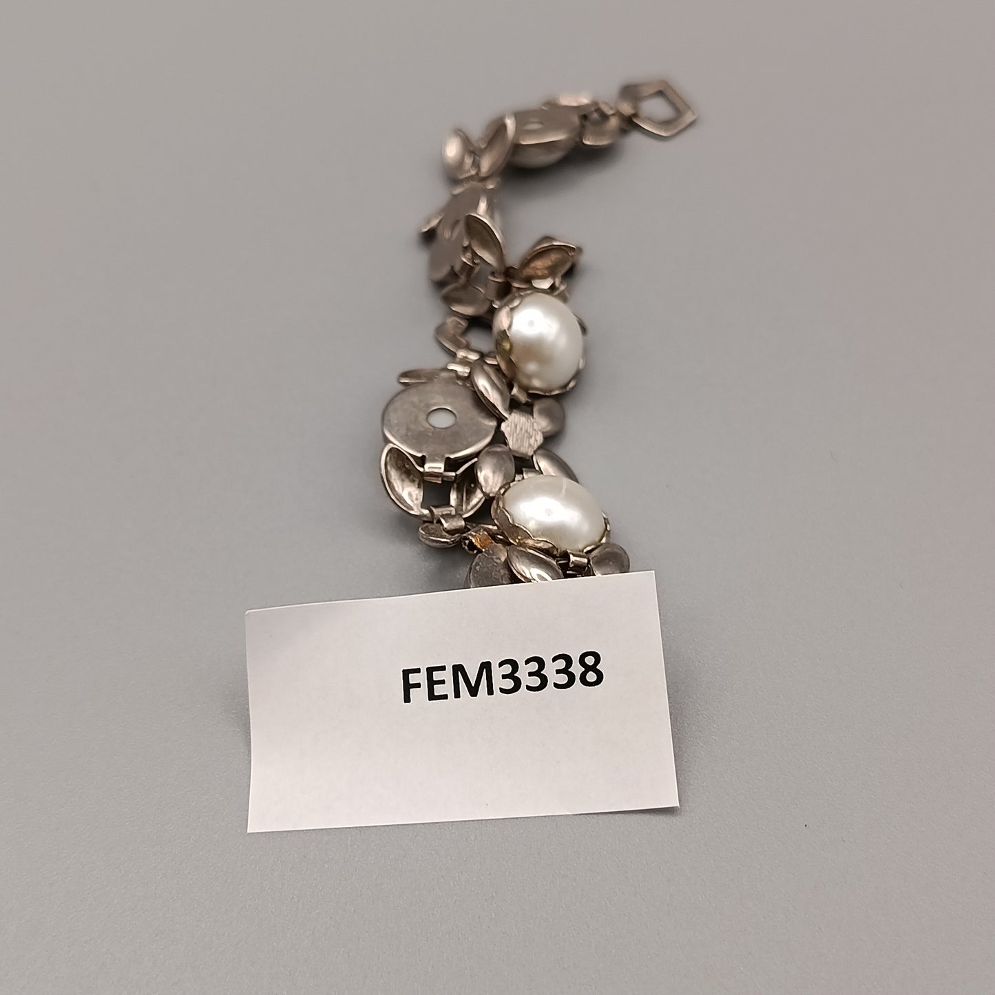 Elegantes Damen Armband Silberfarben mit Kunstperlen