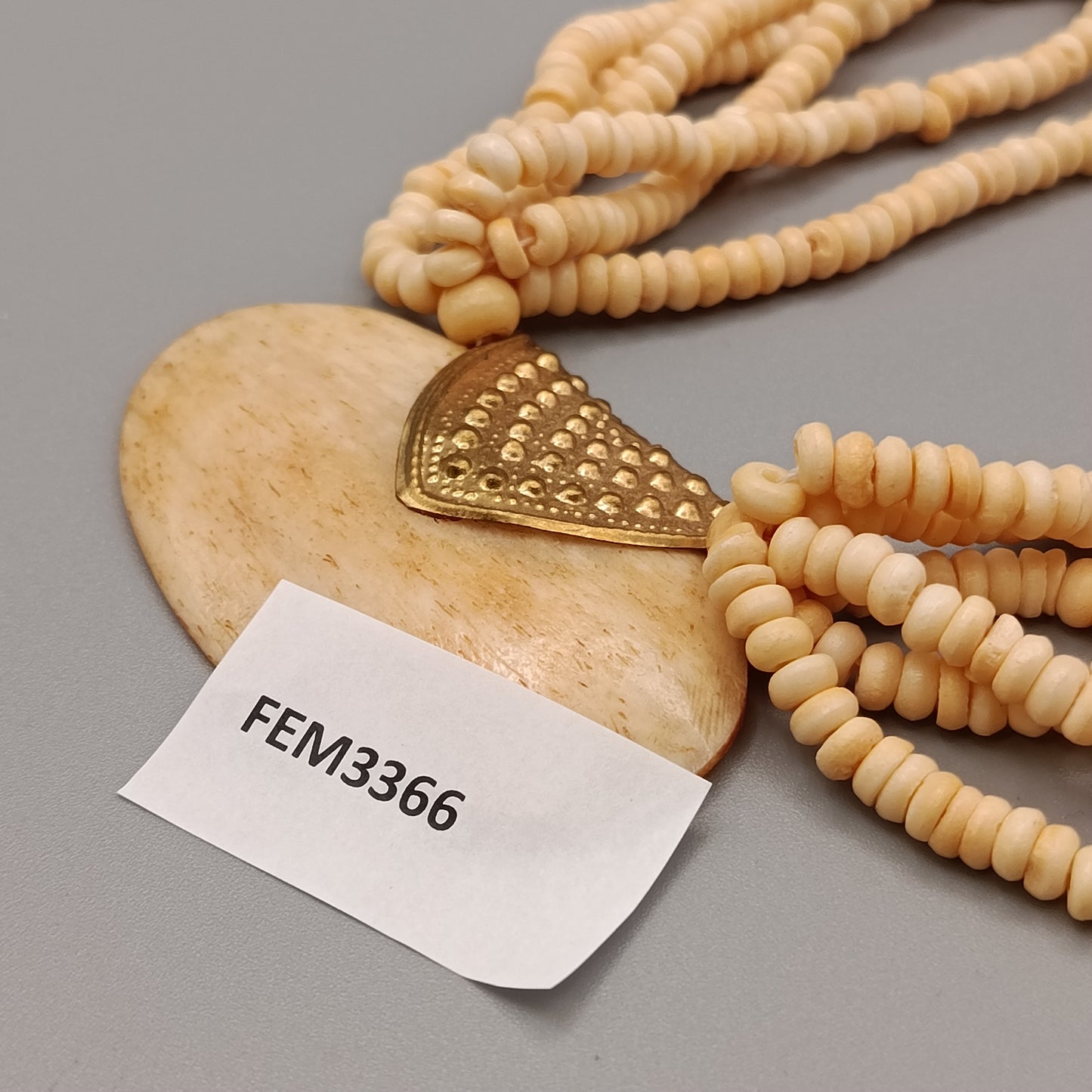 Mehrreihige Vintage Hals Kette mit großem Anhänger – Ethno Stil
