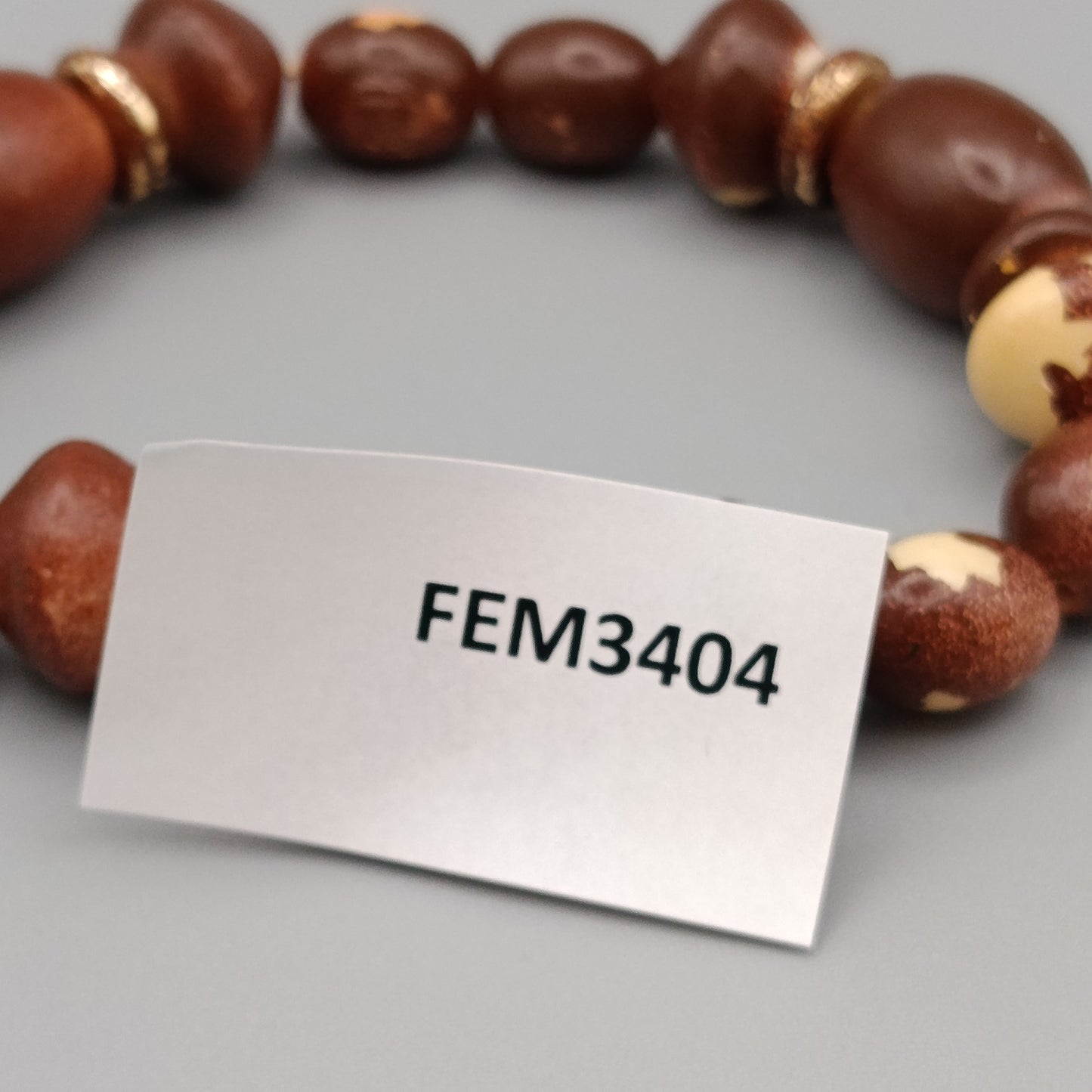 Elegantes Perlenarmband – Elastisches Design in Braun