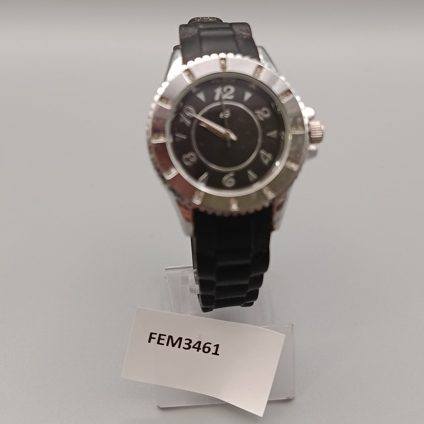 Elegante Damen Uhr – Sportliches Design in Schwarz-Silber