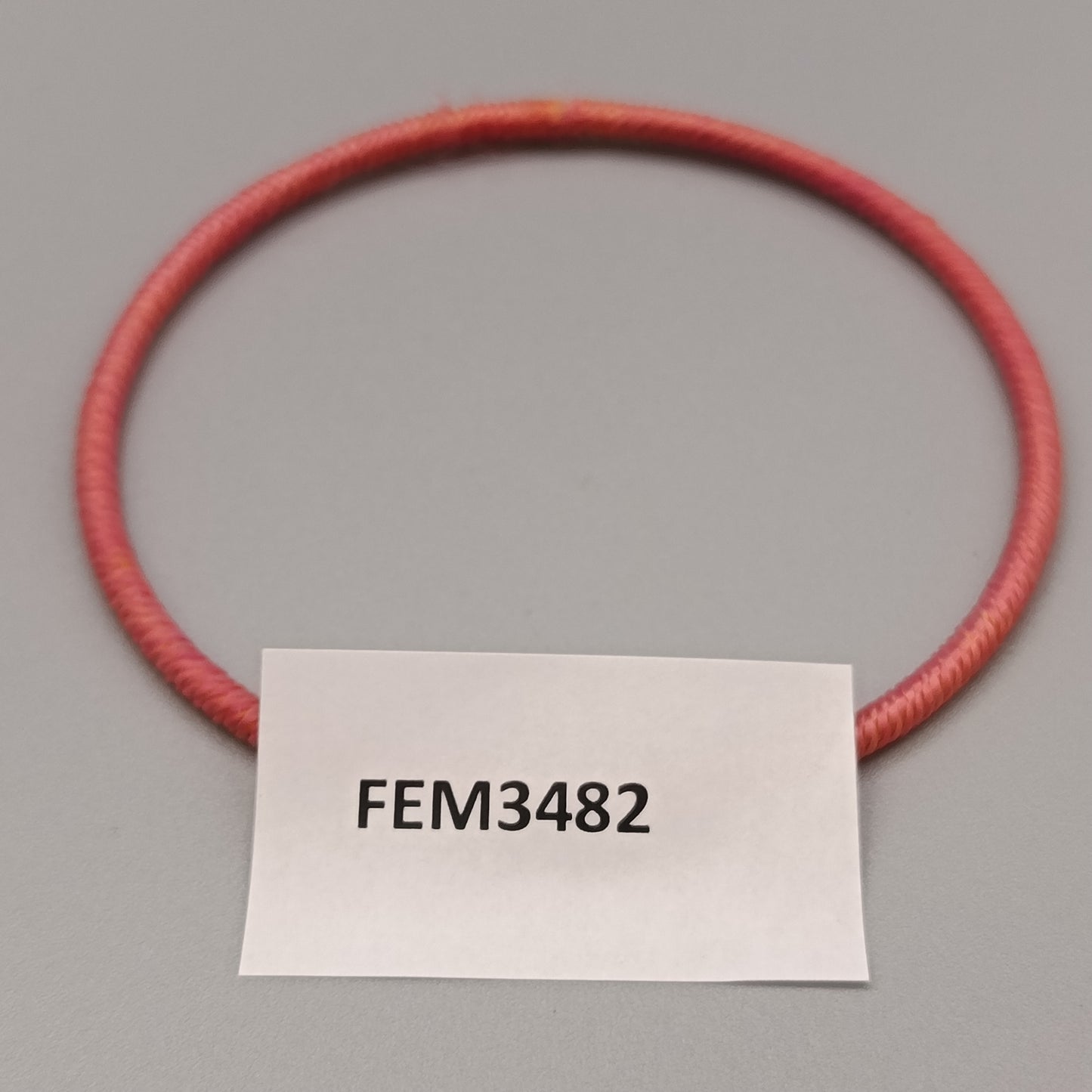 Eleganter Armreif – Schlichtes Design in Rosa