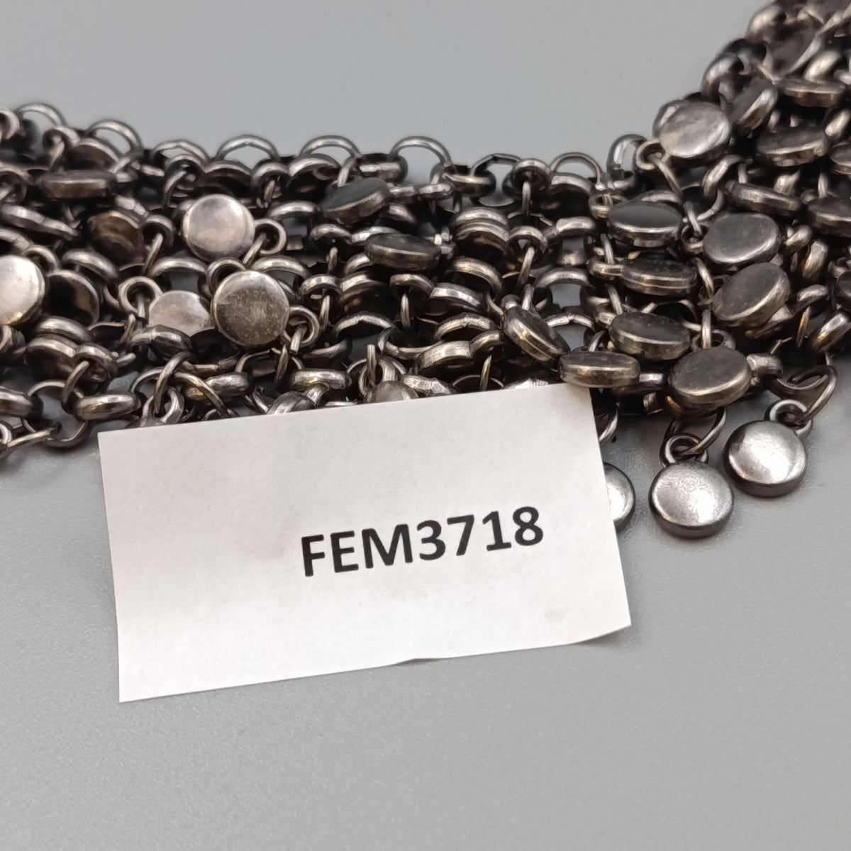 Statement Halskette mit Plättchen – Mehrreihiger Modeschmuck