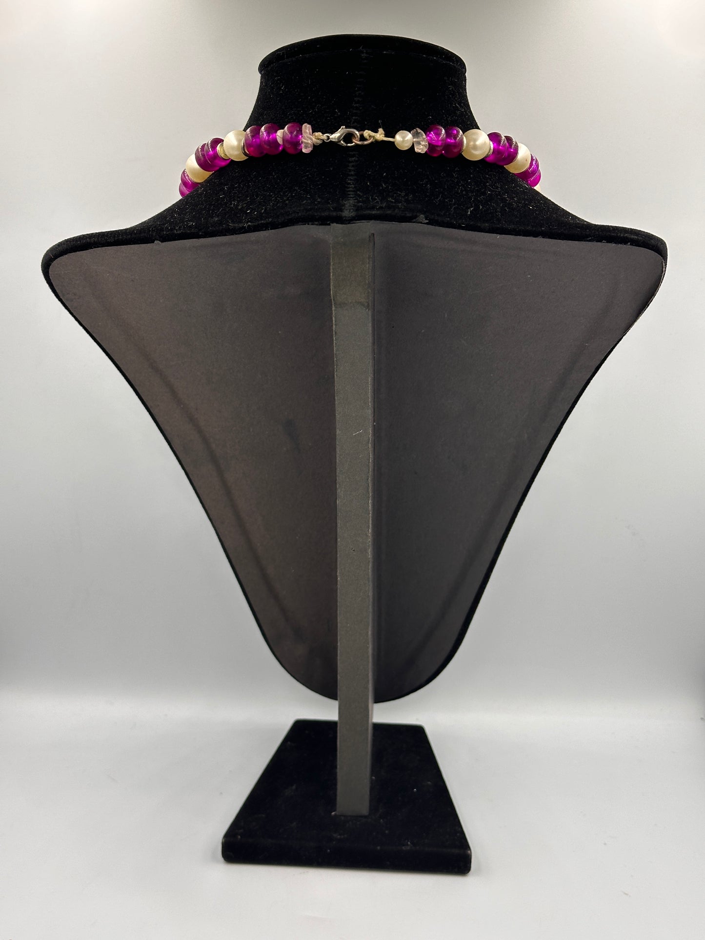 Vintage Perlenhalskette mit Violetten Akzenten