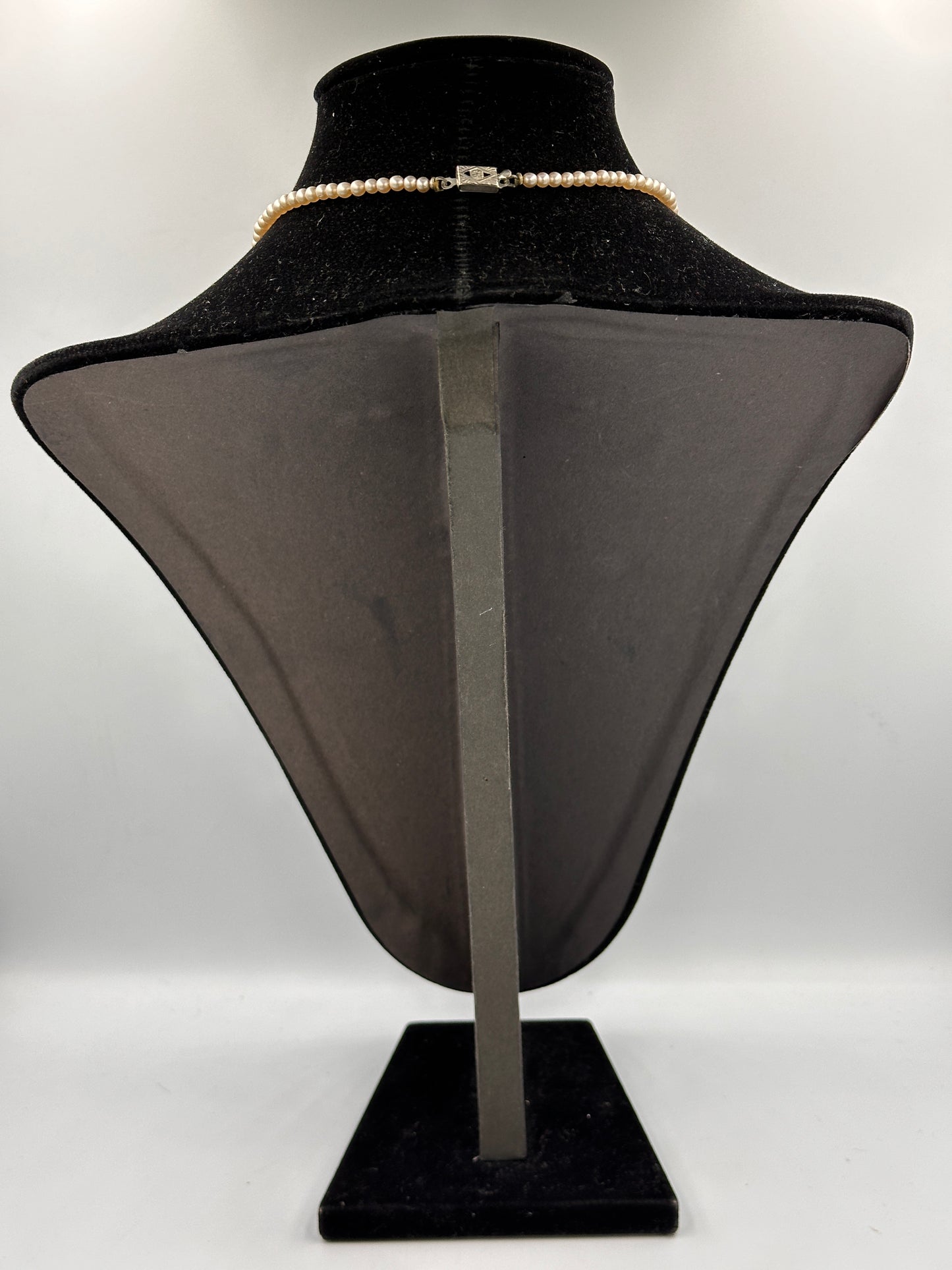 Vintage Schlichte Perlen Halskette (Abgestuft) mit Silberfarbenem Verschluss