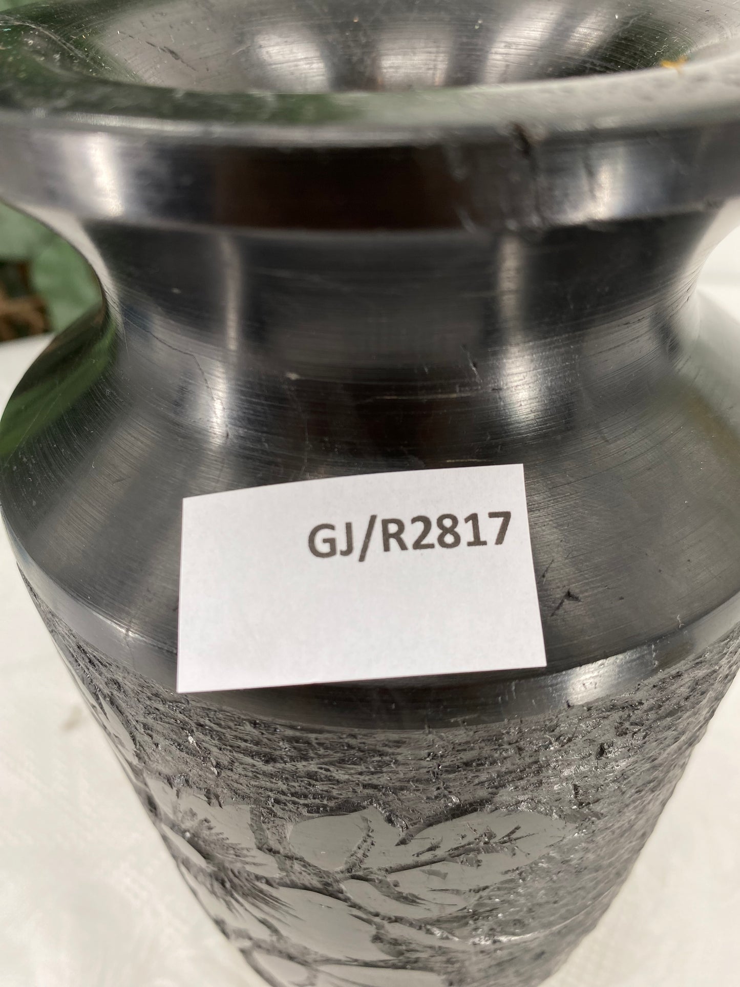 Schwere Handgeschnitzte Blumenvase, Moderne Inspiration