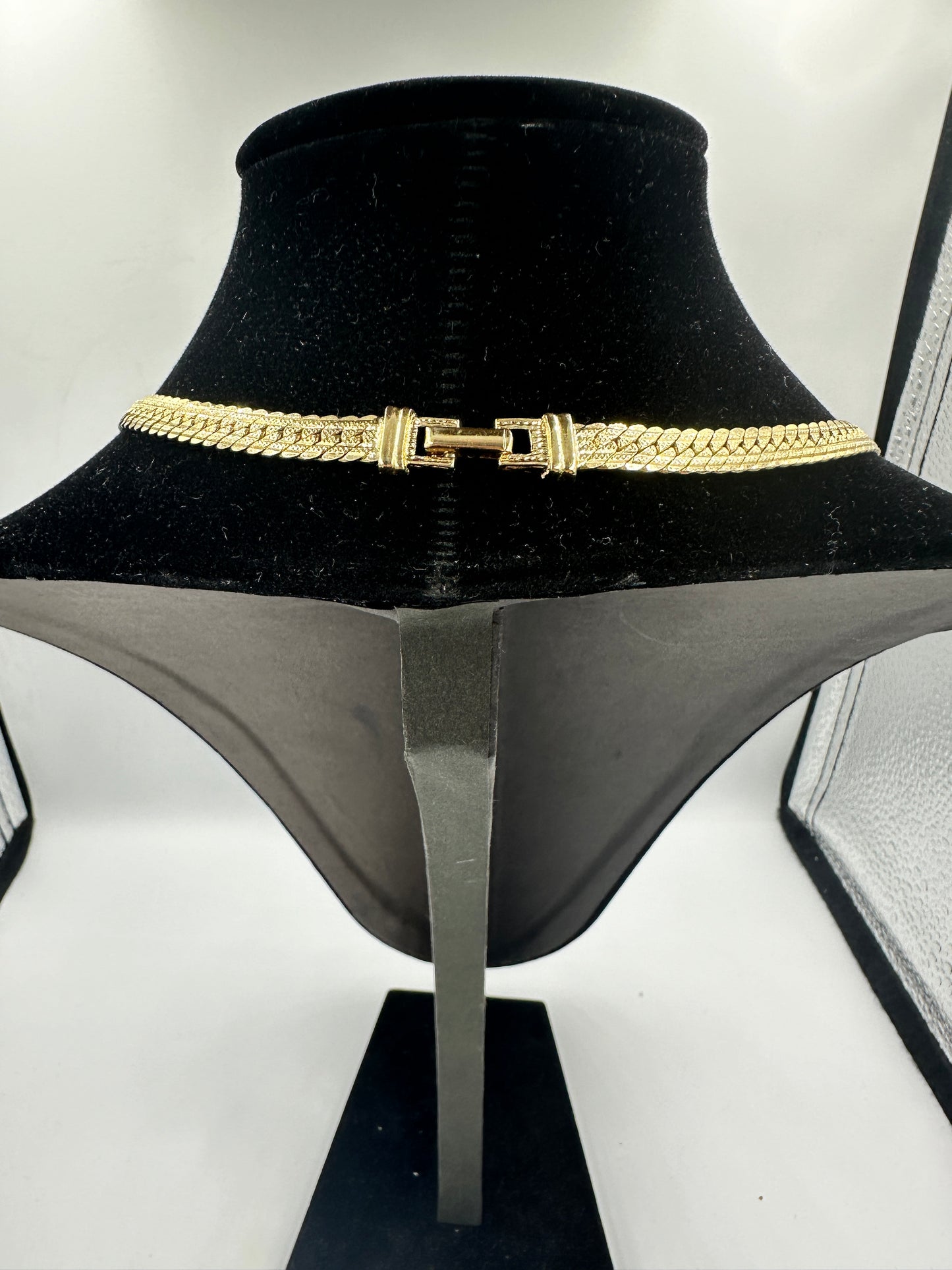 Elegante Plattankette, vergoldet