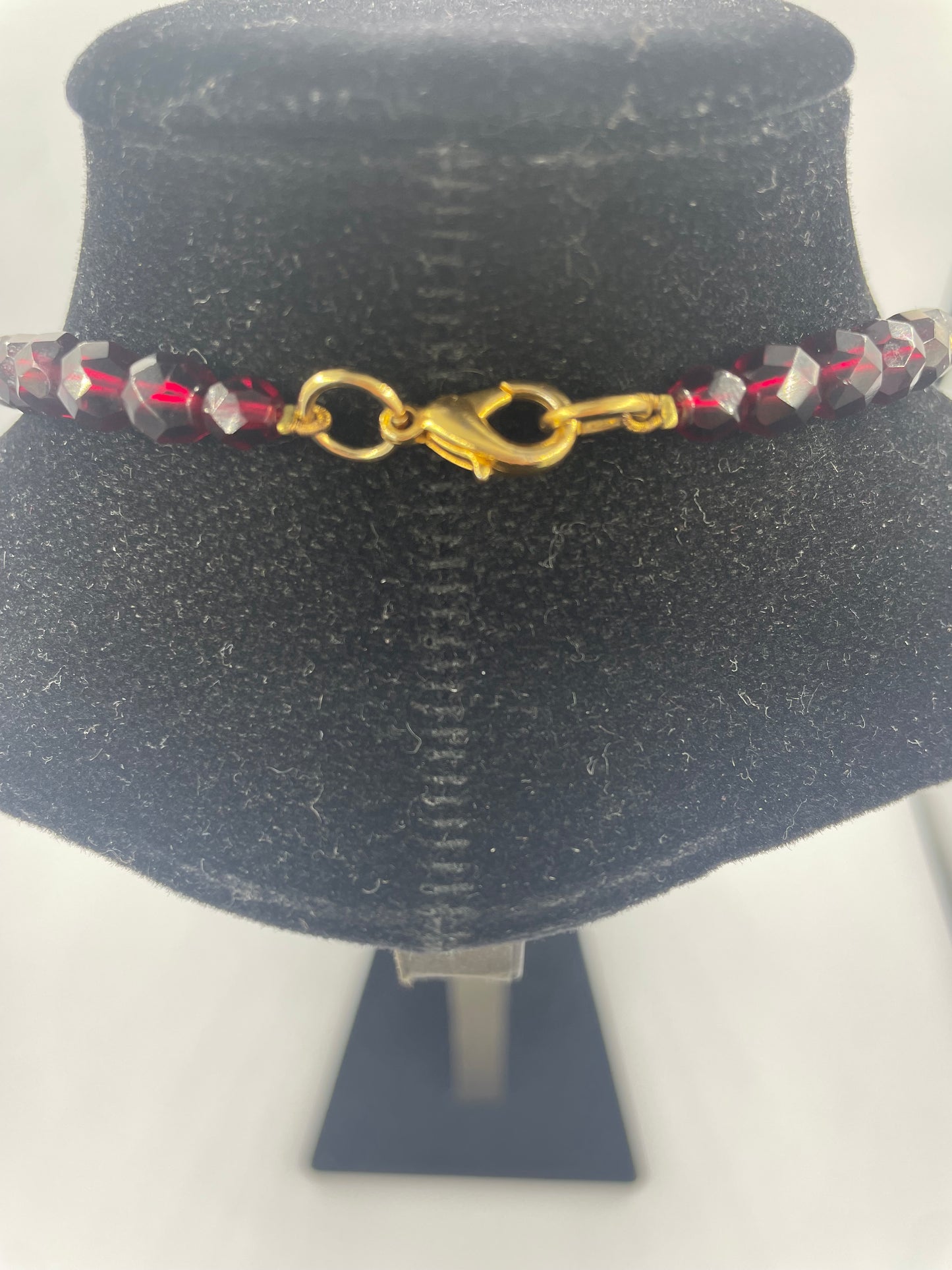 Vergoldete kette mit Granat