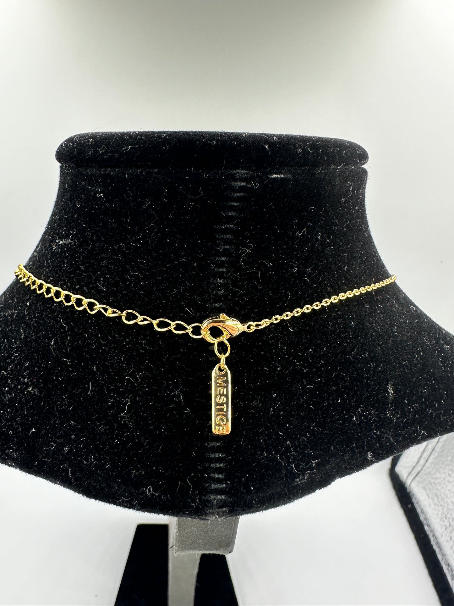 Infinitiv-Kette: Liebe und Ewigkeit mit Zirkoniasteinen