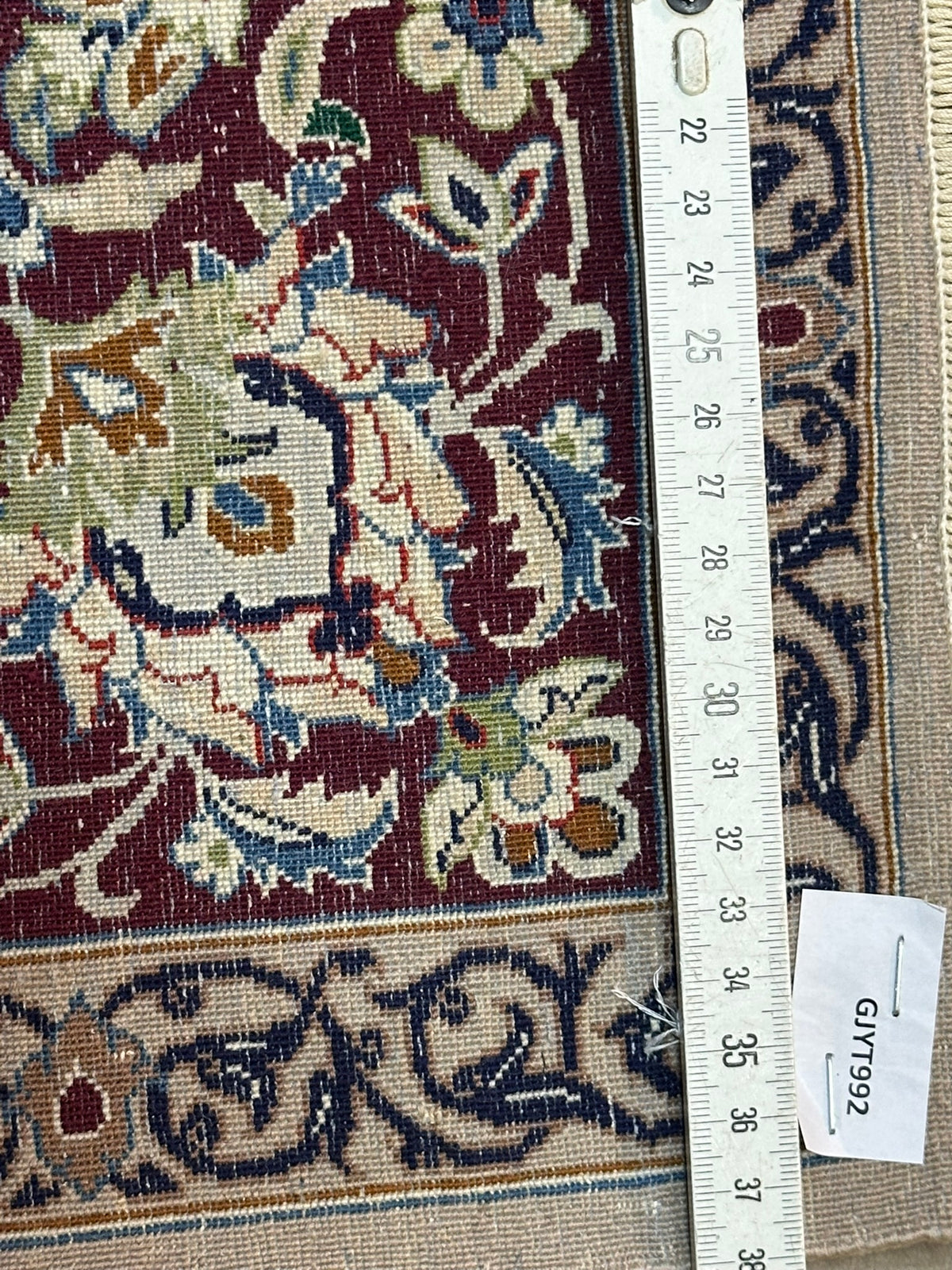Orientteppich handgeknüpft Nain mit Seide 145x103 cm