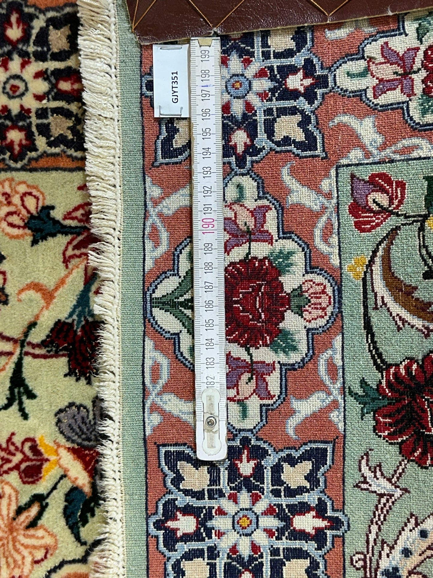 Orientteppich handgeknüpft Isfahan Fein 123x84 cm