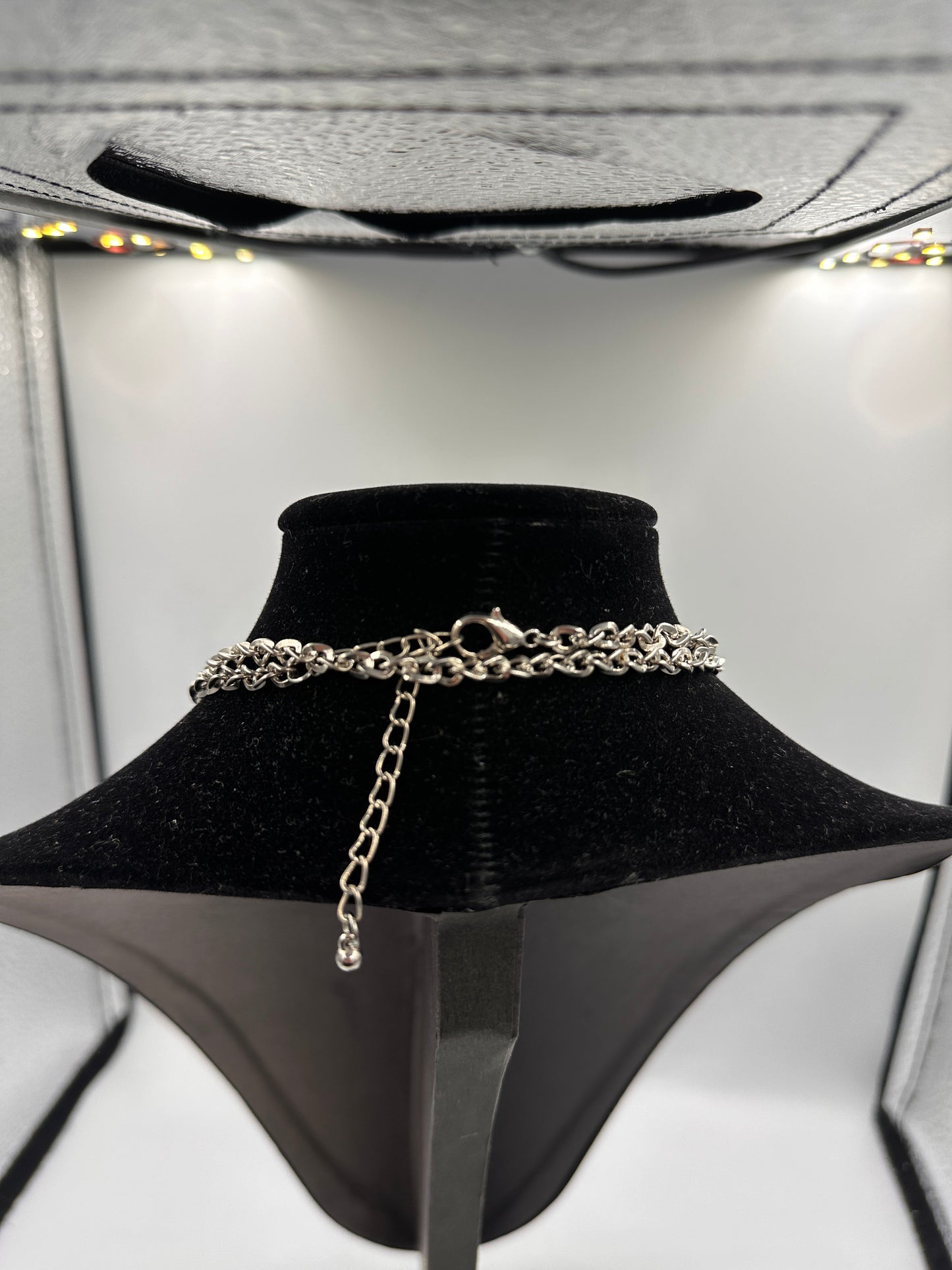 Elegante Kette mit Glänzenden Herz-Anhängern