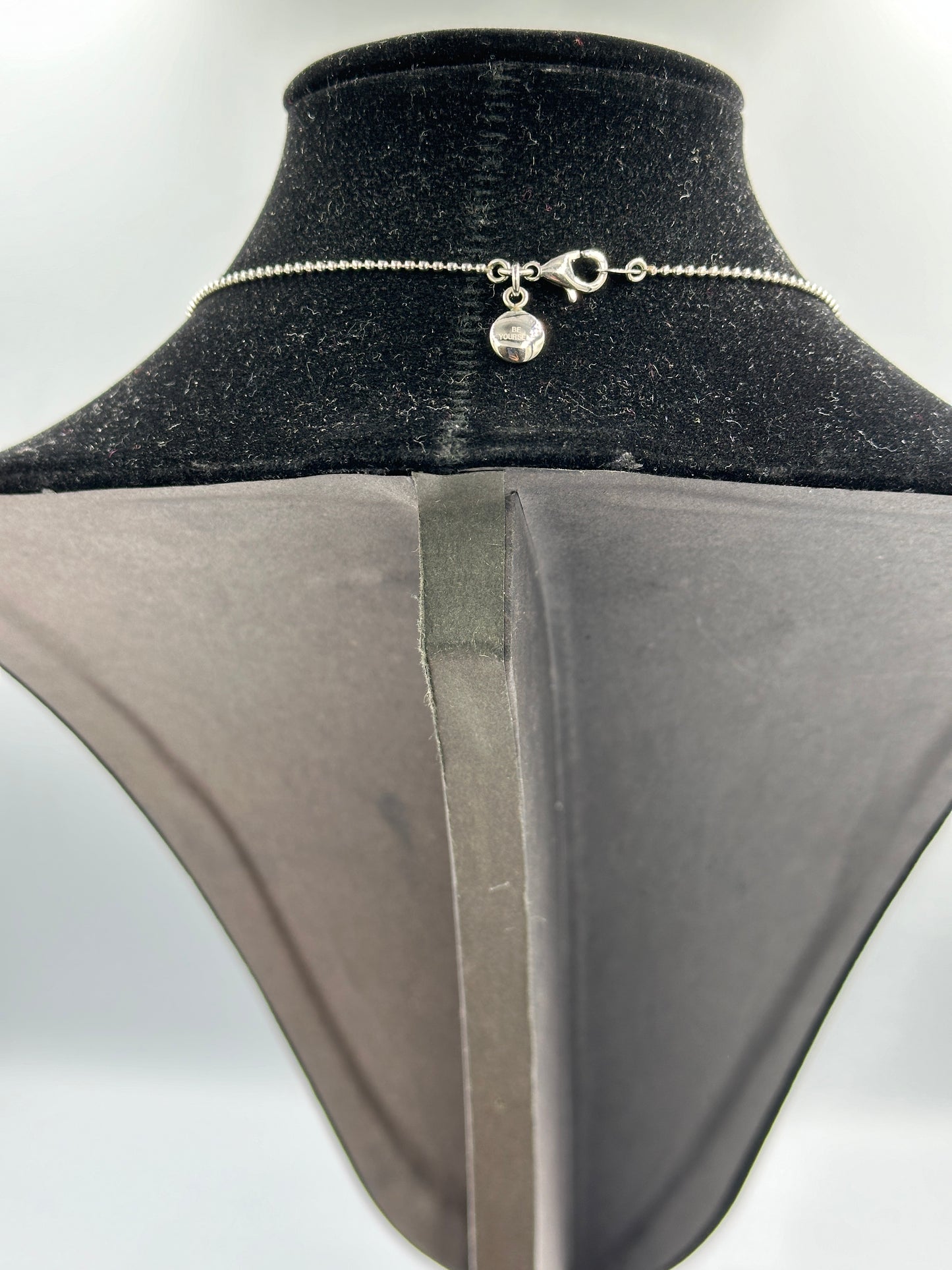 Leonardo Halskette mit Anhänger und schwarzen Akzenten