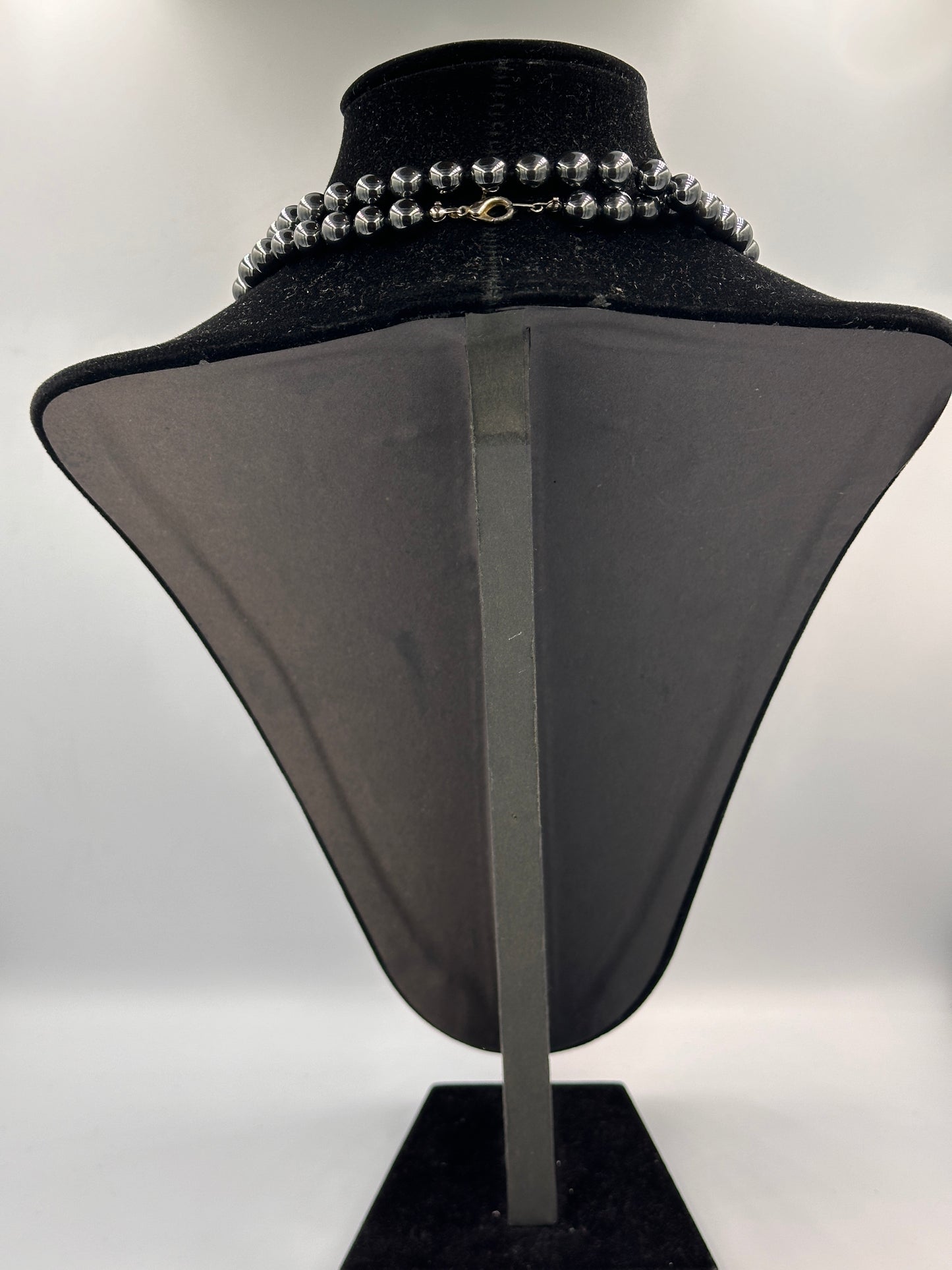 Lange Hämatit Perlenkette mit Silberfarbenem Verschluss