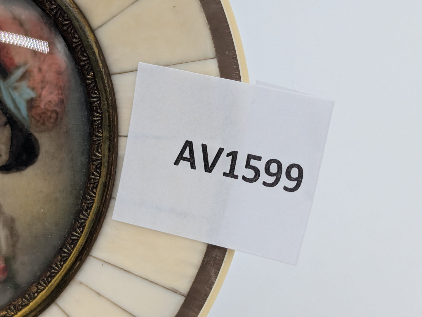 Lupenmalerei Edle Dame im Rokoko-Stil Porträt Miniatur im Rahmen