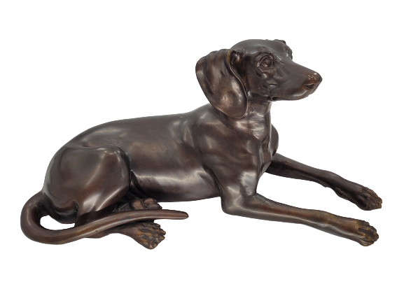 Bronze Skulptur - Liegender Hund / Weimaraner