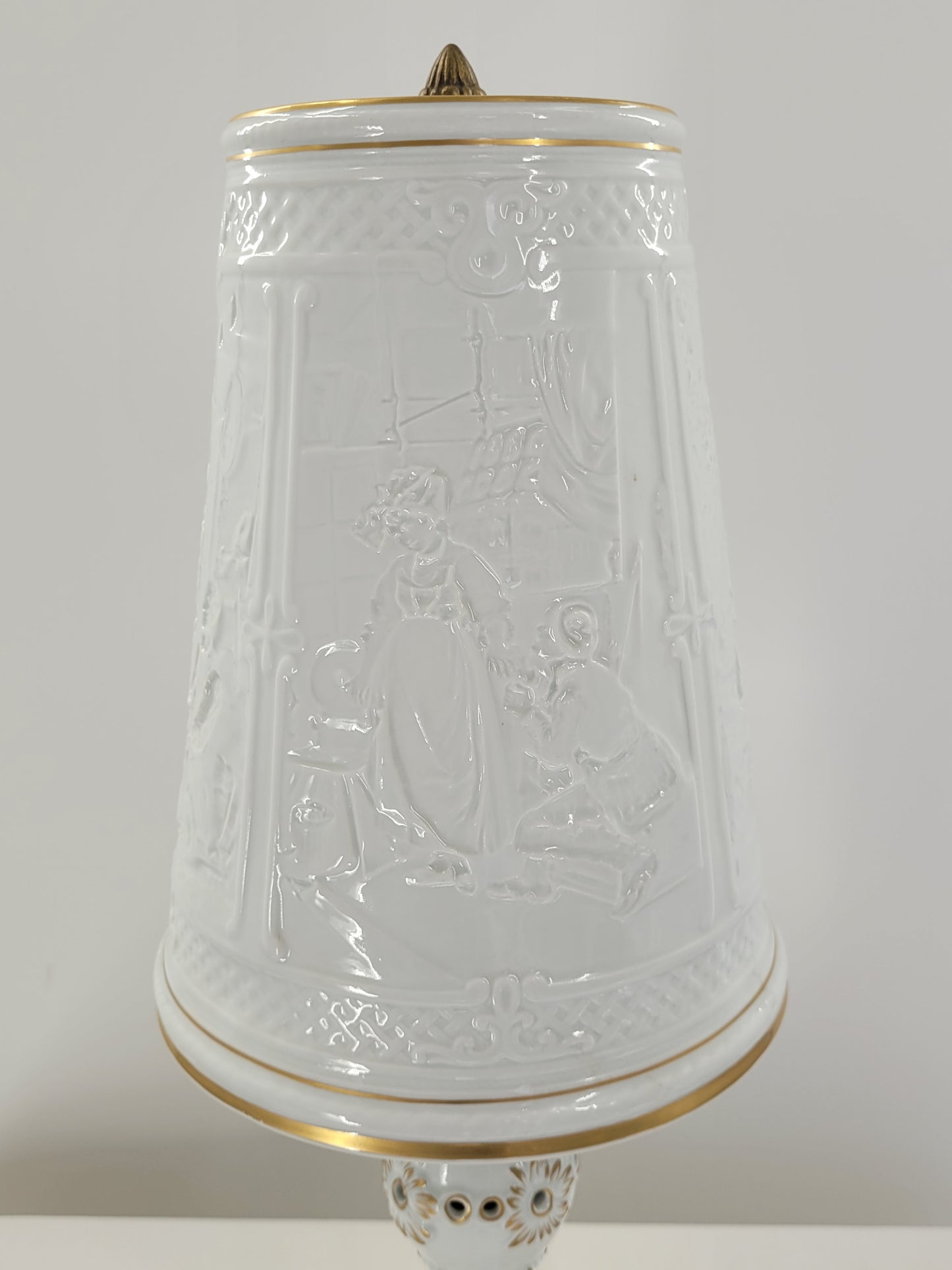 Schierholz Porzellan Tischlampe, Signiert J. Freitag, Reliefarbeiten
