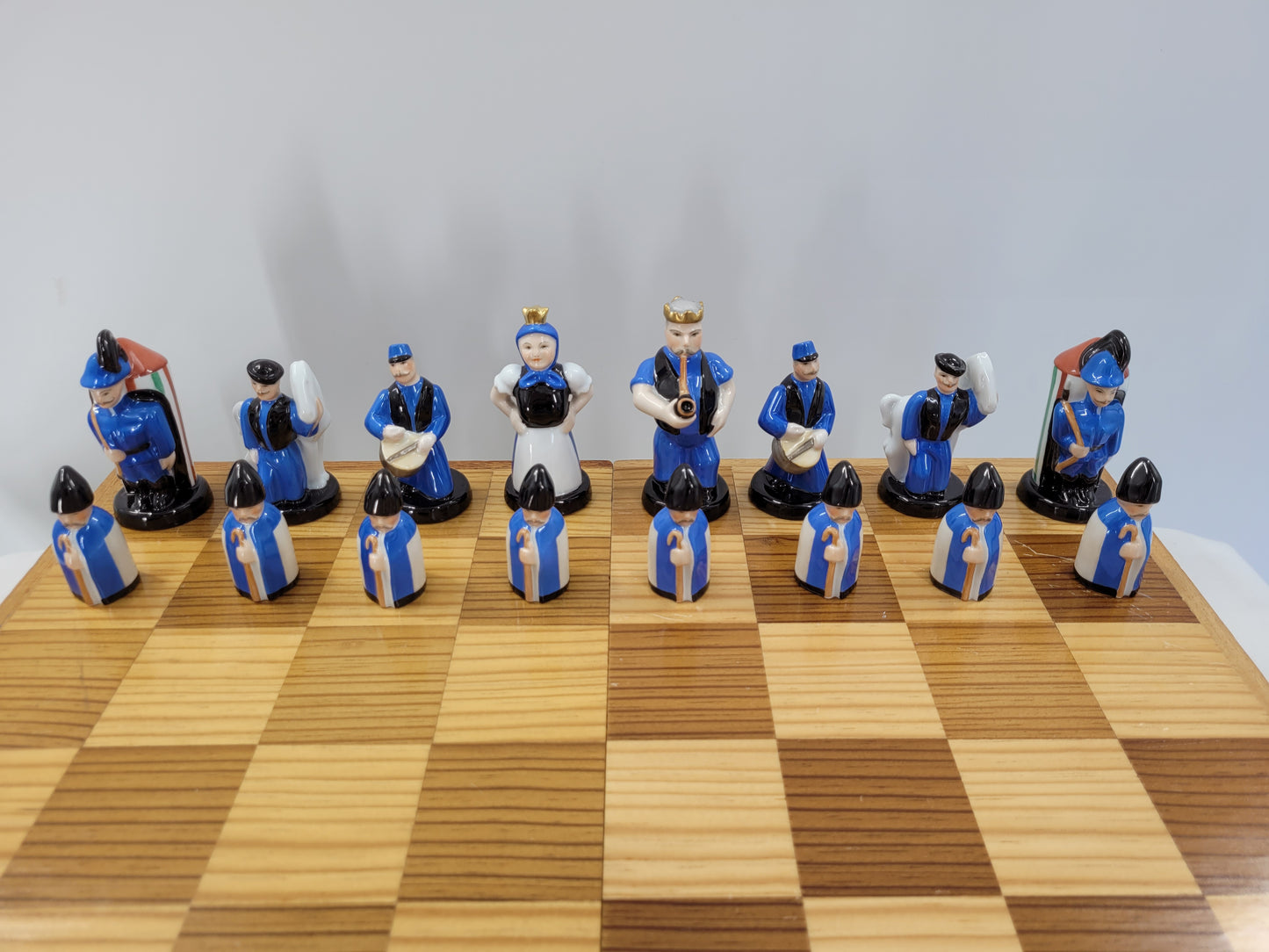 Herend Hungary Porzellan Schachspiel, Handgefertigt und Handbemalt