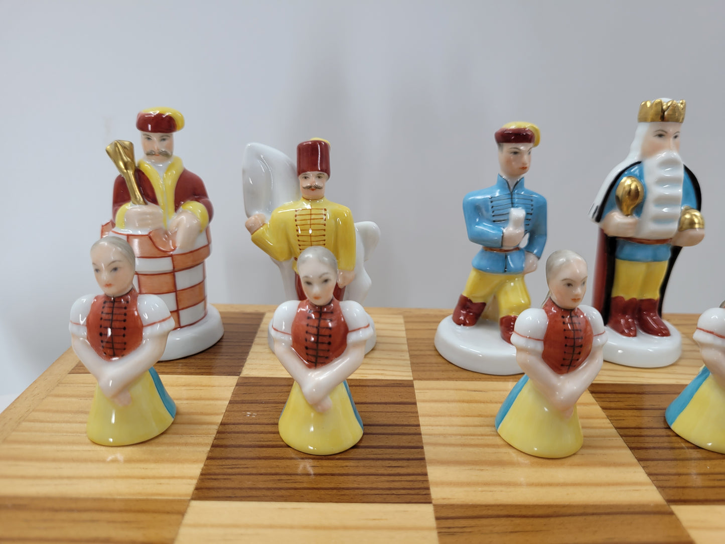 Herend Hungary Porzellan Schachspiel, Handgefertigt und Handbemalt