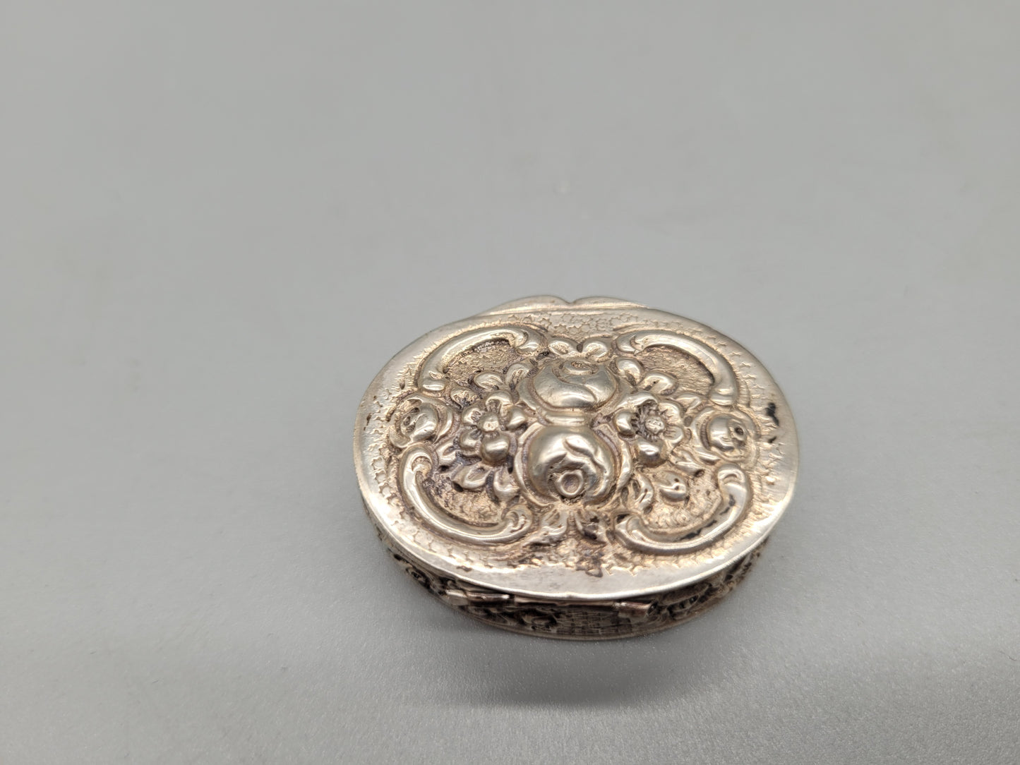 Antike Pillendose aus 800er Silber