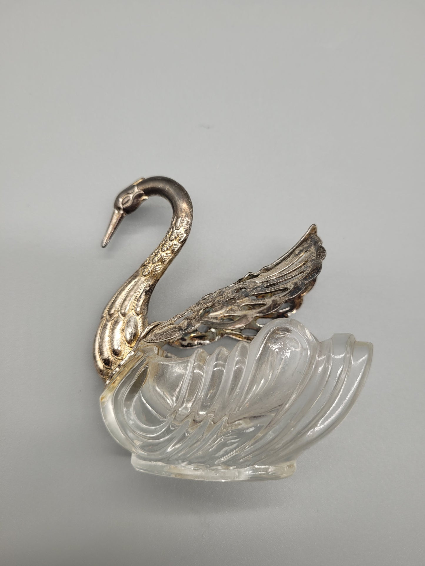 Antiker Kristallschwan mit Silberverzierung