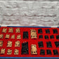 Rajasthani Handgeschnitztes Schachspiel aus Sandelholz und Ebenholz