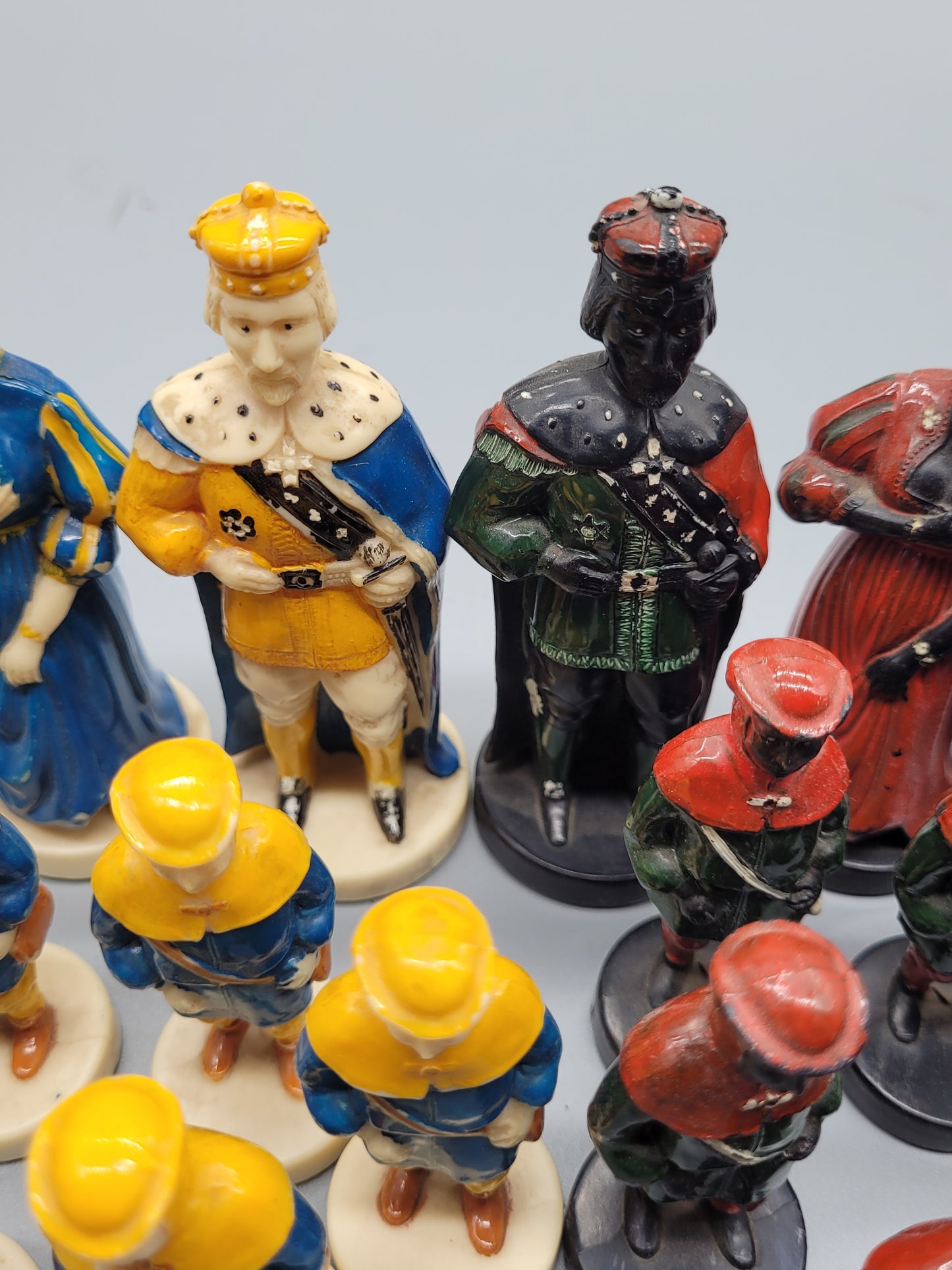 Antikes seltenes handgefertigtes Schachspiel - Set mit 32 Figuren