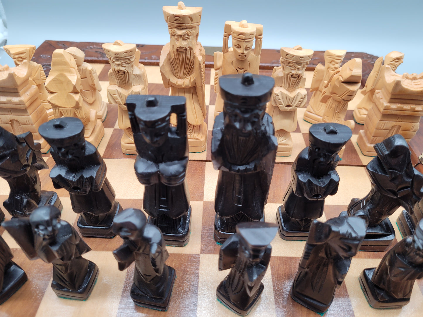 Antikes handgefertigtes chinesisches Schachfigurenset 32 Stück,