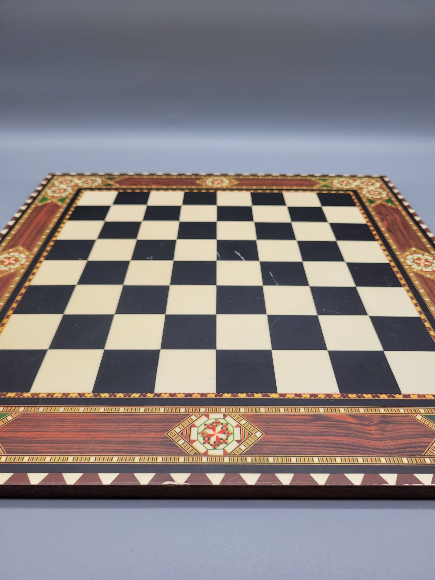 Antikes handgefertigtes Schachspiel von Victor Molero
