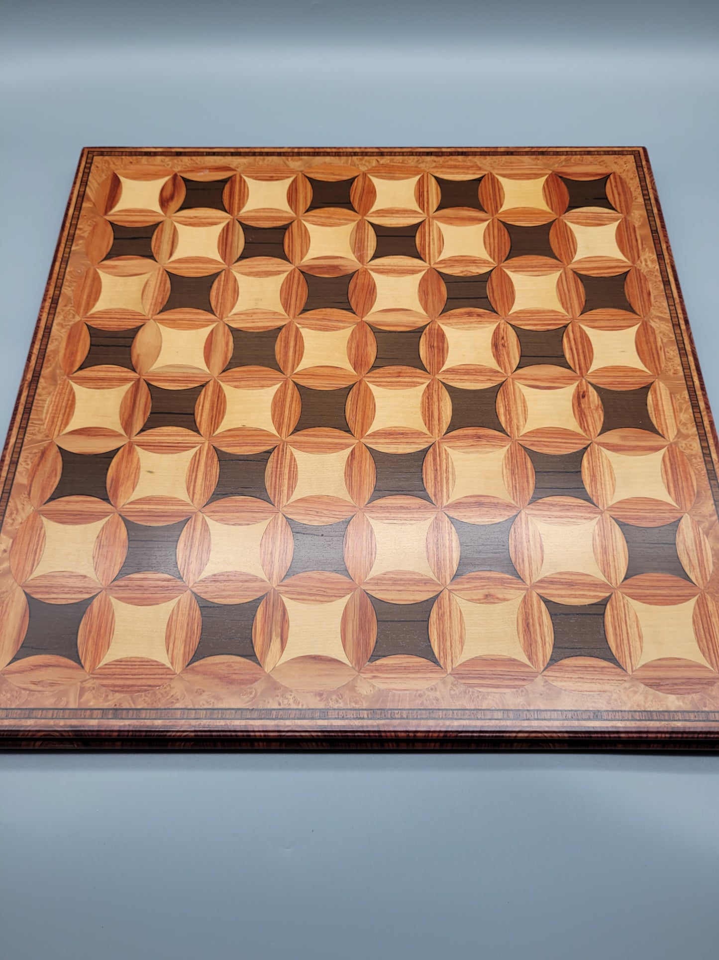 Antikes Handgefertigtes Schachbrett Schachspiel für Sammler