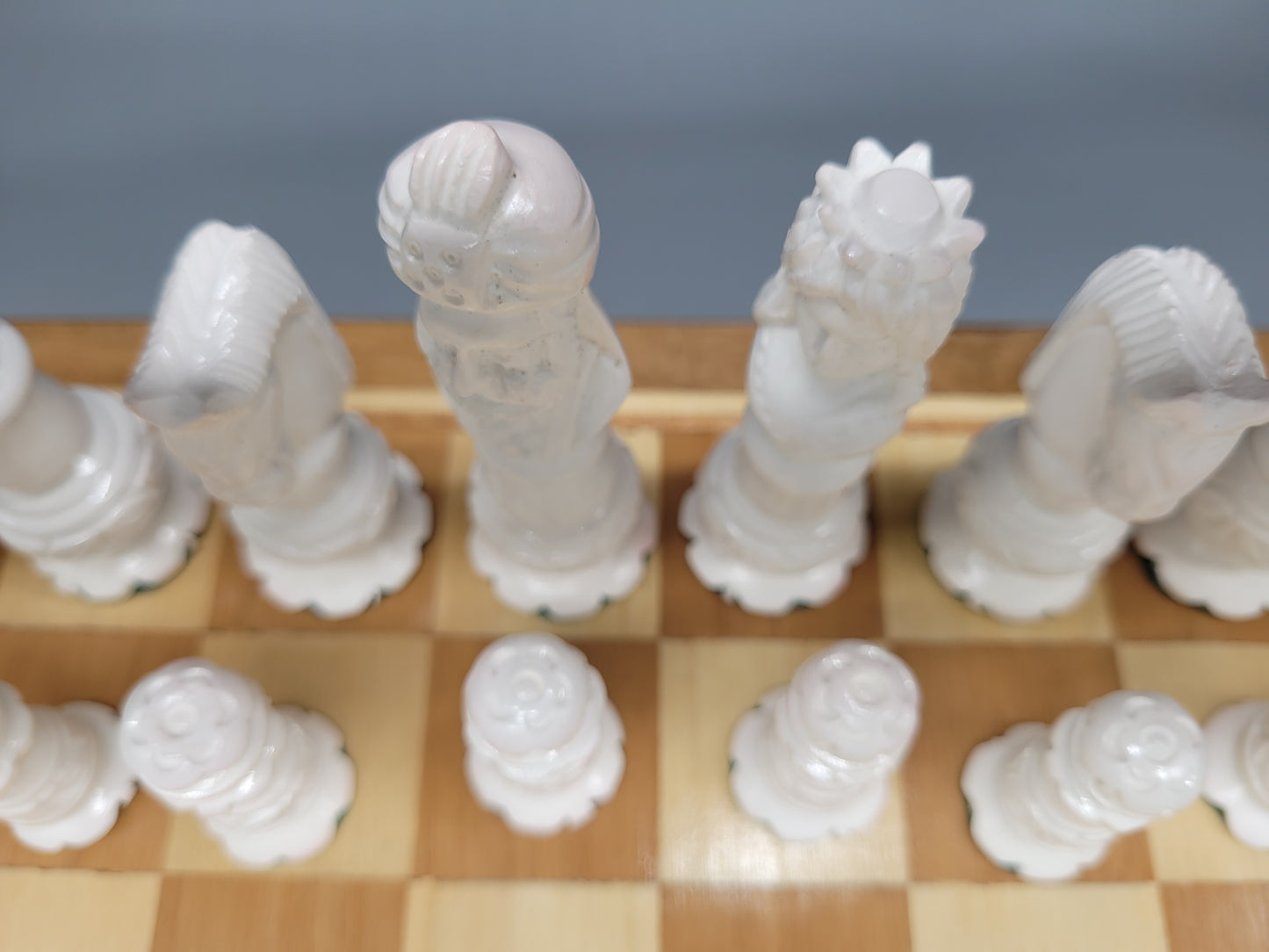Antike Schachfiguren und aus Walrosszahn