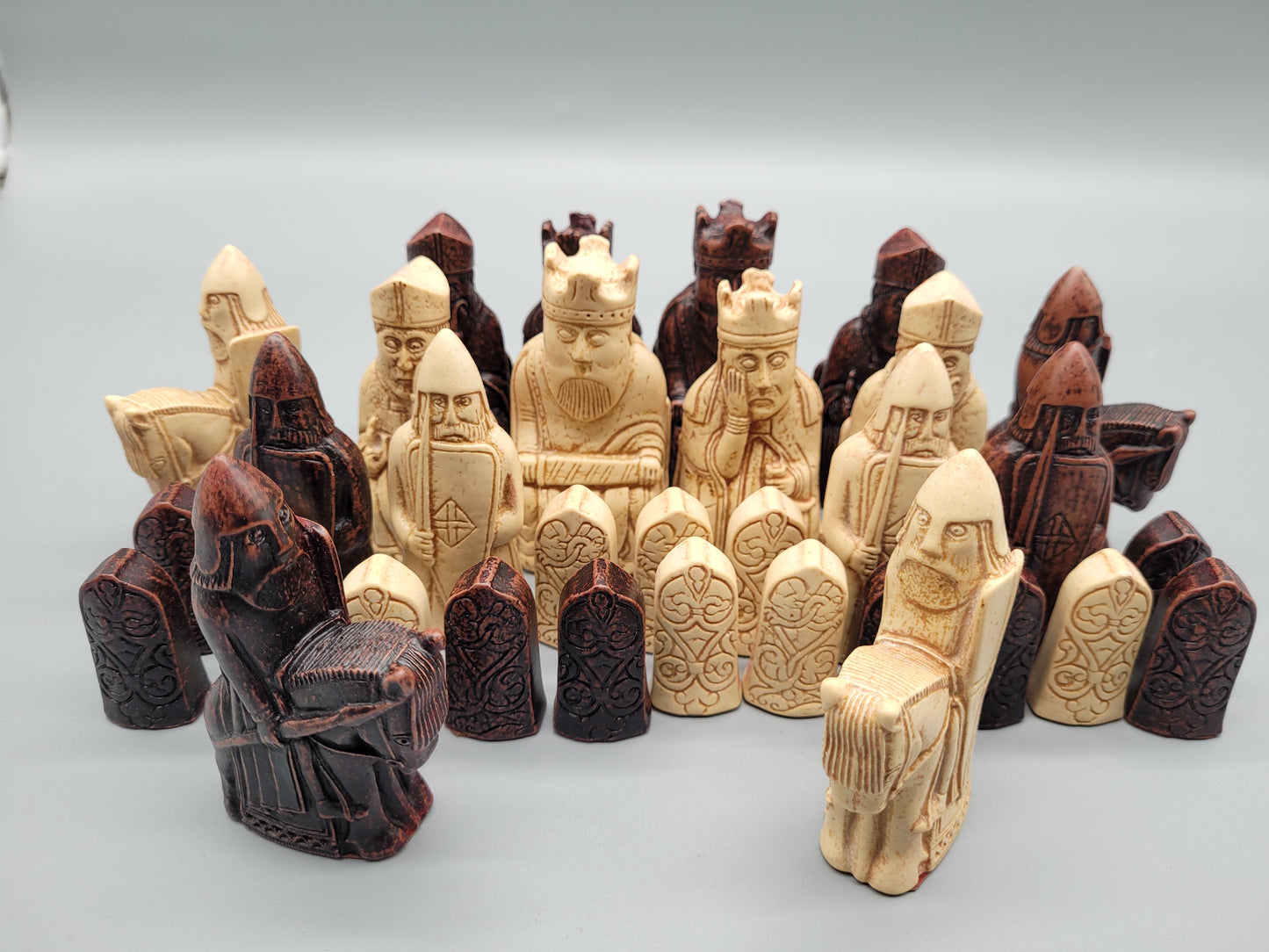 Antike Schachfiguren aus Stein