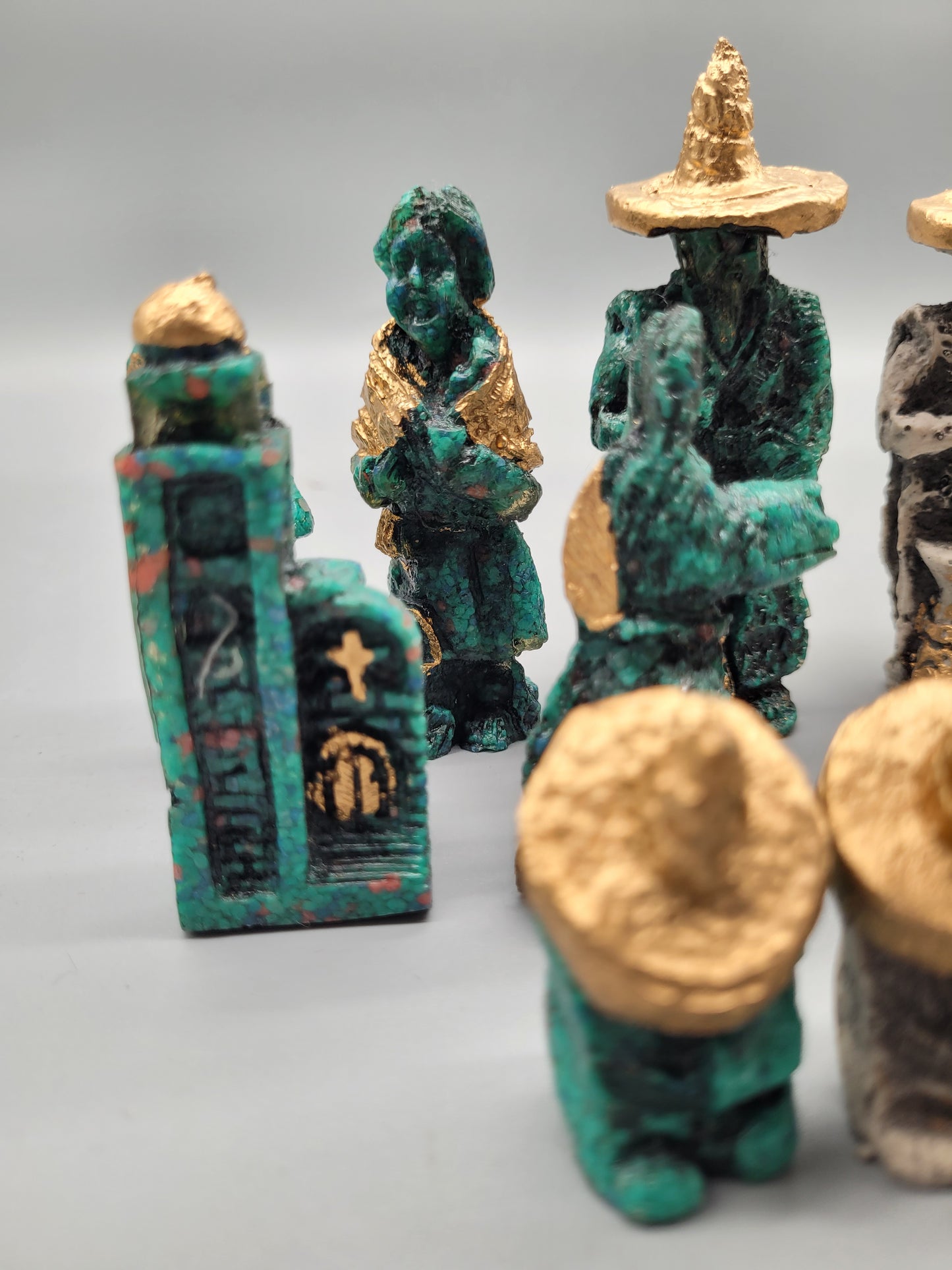 Antike mexikanische Schachfiguren aus Bronze - 32-teiliges Set