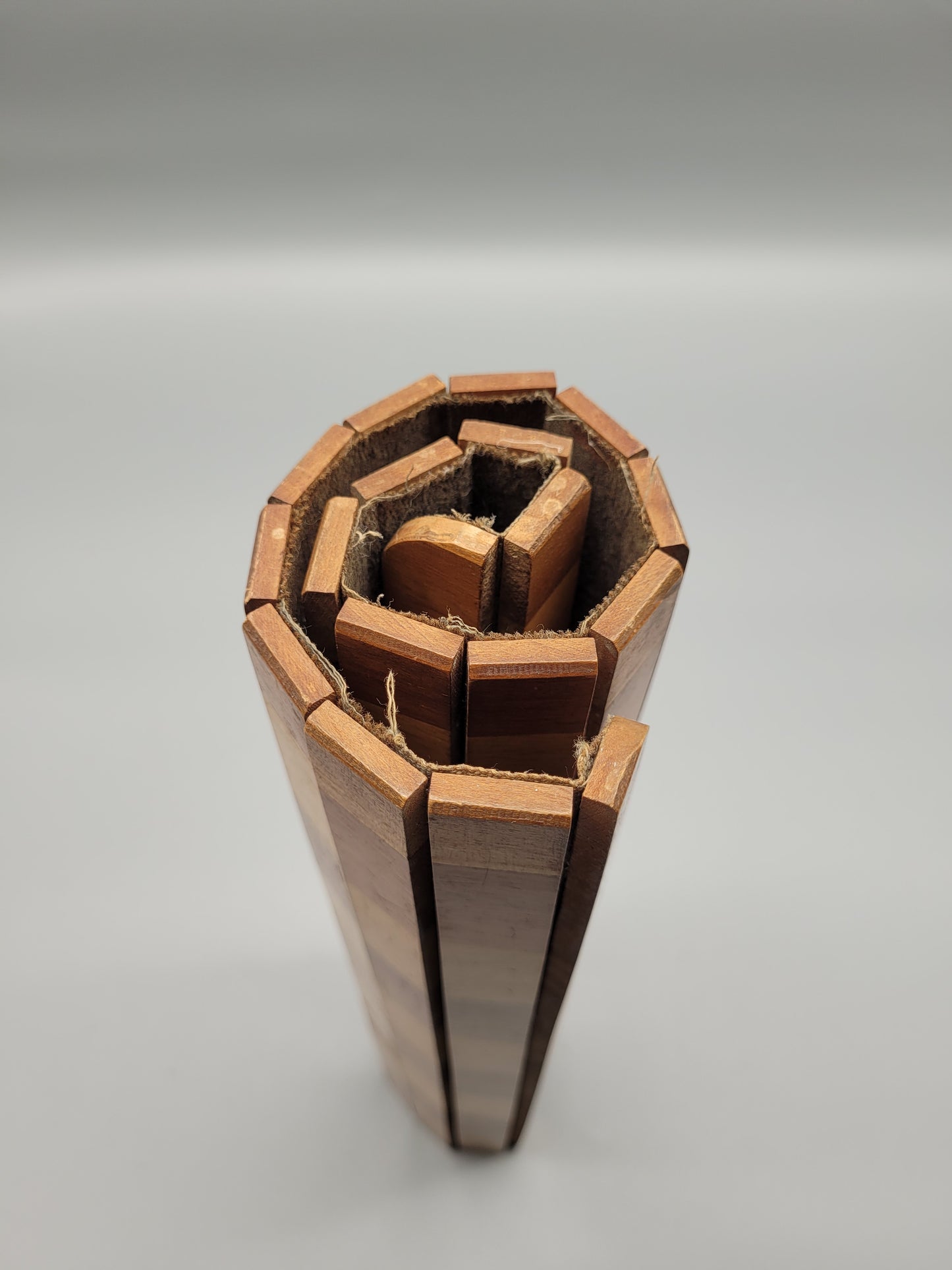 Antikes Schachbrett aus Holz - Sammlerstück