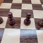 Antikes Schachspiel mit Backgammon und Würfelbecher