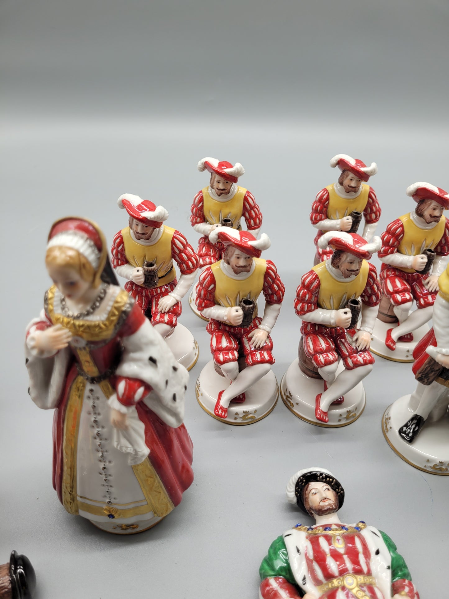 Antike Feine  Porzellan Schachspiel 16 Schachfiguren Dresdner Porzellan