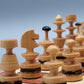 Schachspiel, 32 Handgeschnitzte Schachfiguren inklusive Spielbrett