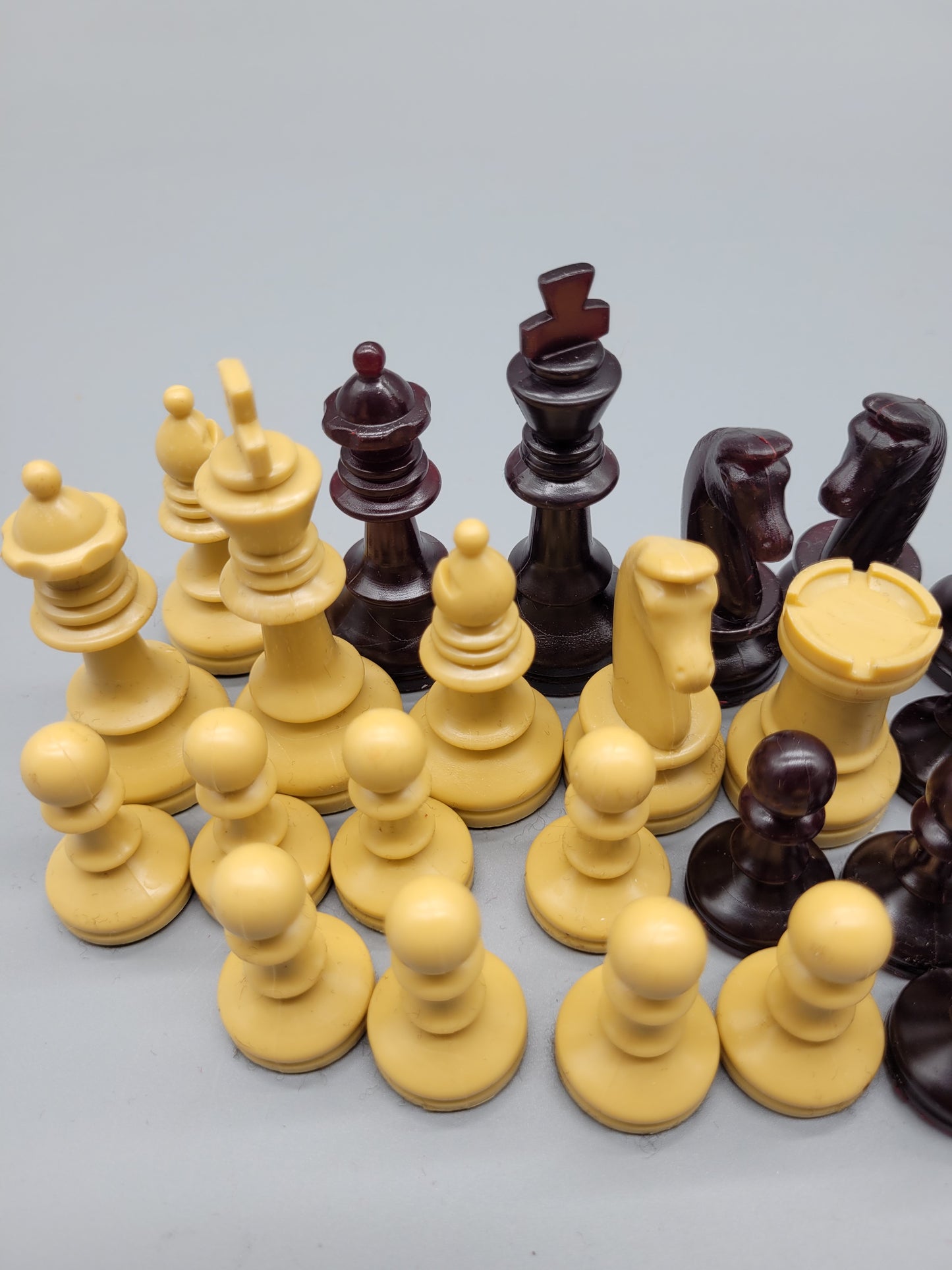 Klassisches Schachspiel Schachfiguren Set aus 32 Figuren