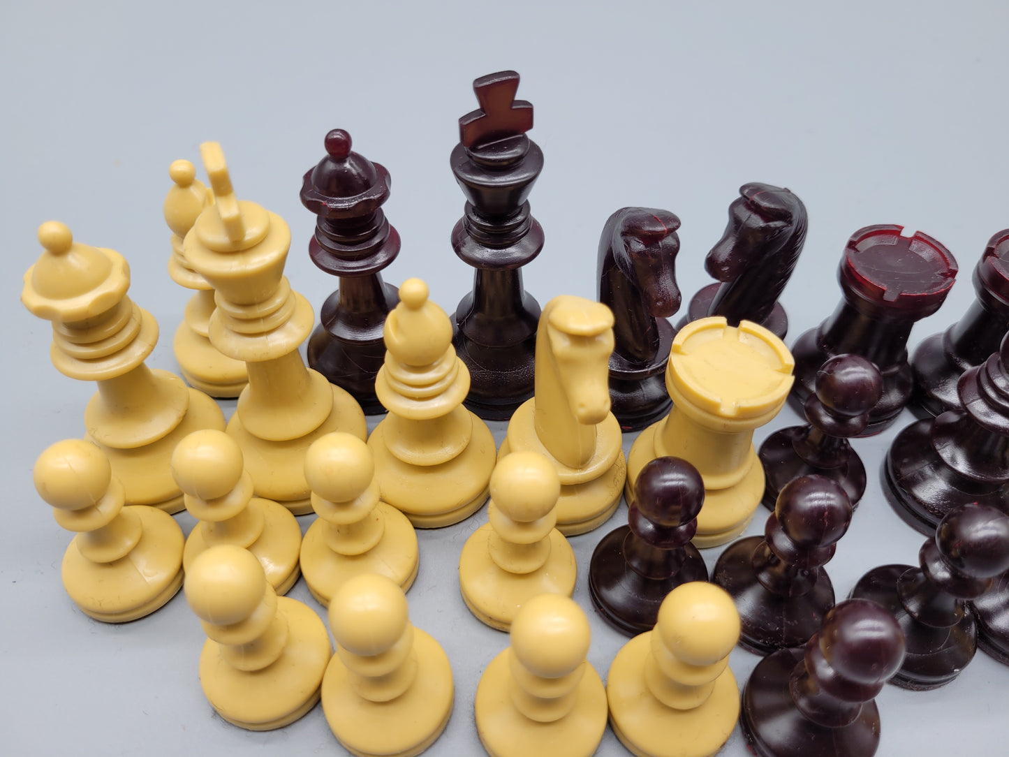 Klassisches Schachspiel Schachfiguren Set aus 32 Figuren