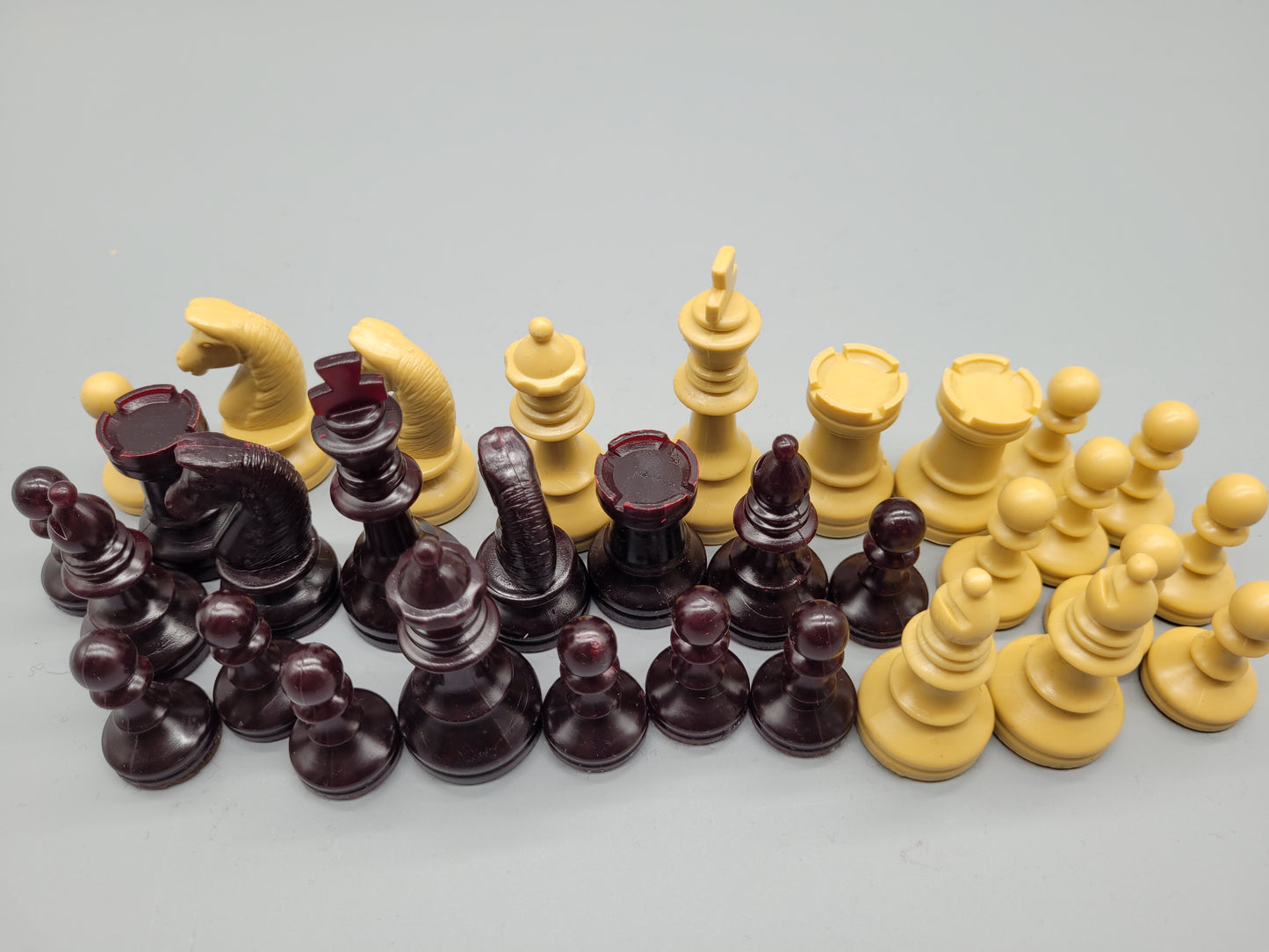 Klassisches Schachspiel Schachfiguren Set aus 32 Figuren