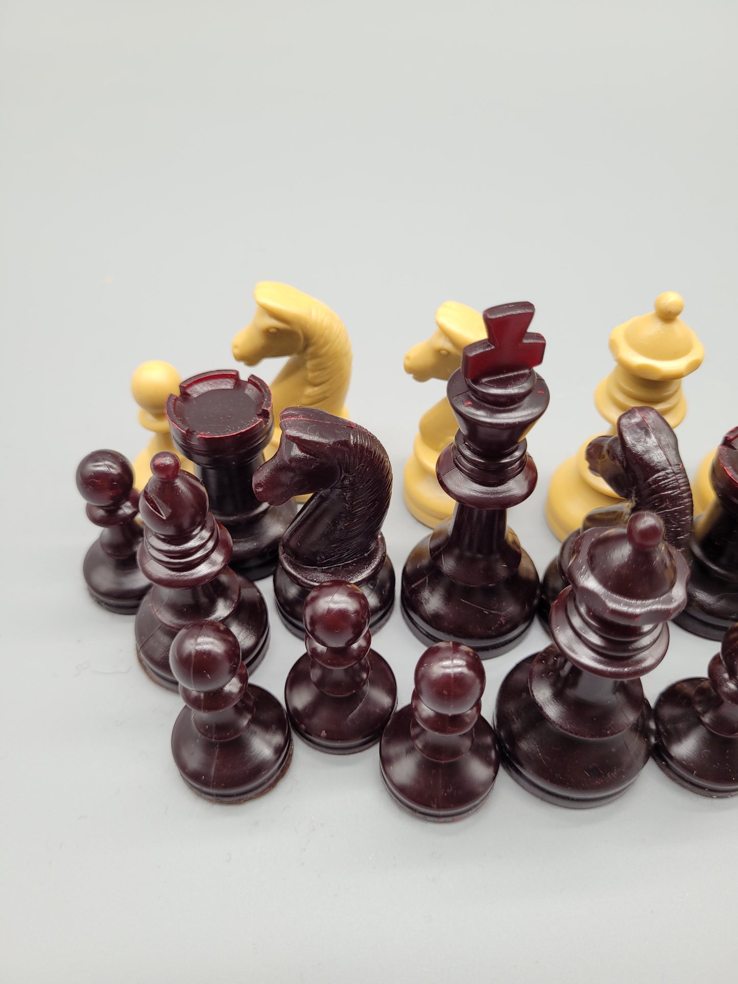 Klassisches Schachspiel Schachfiguren Set aus 32 Figuren