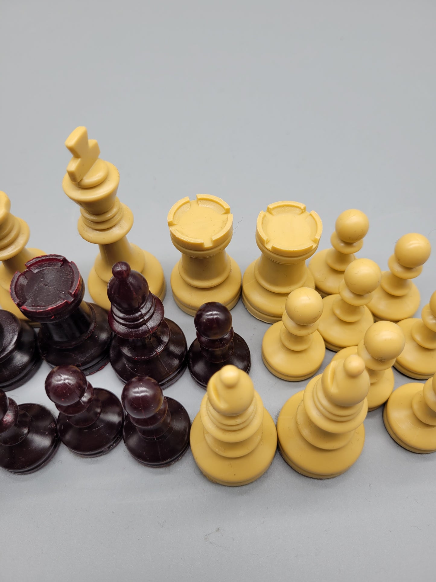 Klassisches Schachspiel Schachfiguren Set aus 32 Figuren