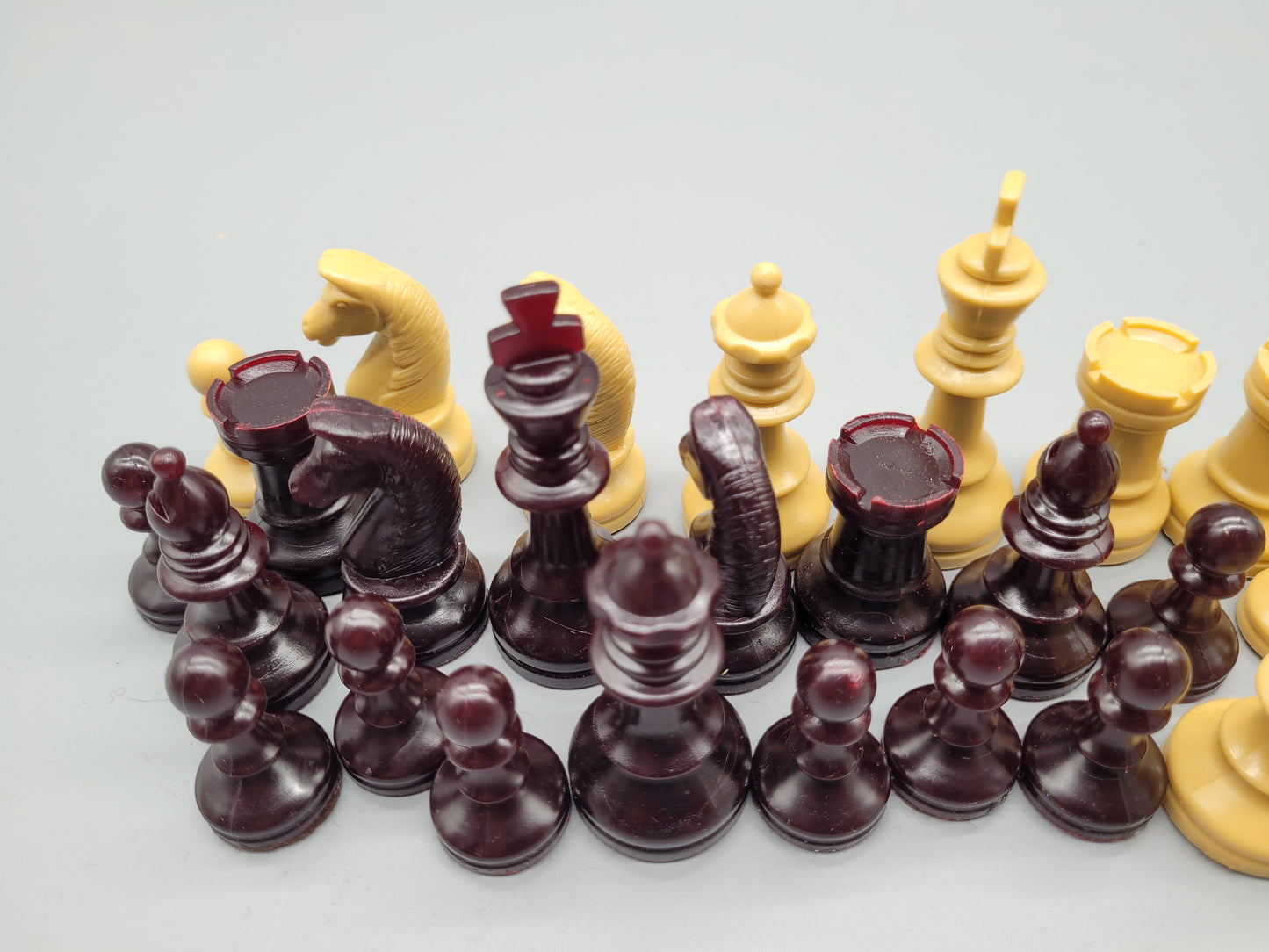 Klassisches Schachspiel Schachfiguren Set aus 32 Figuren