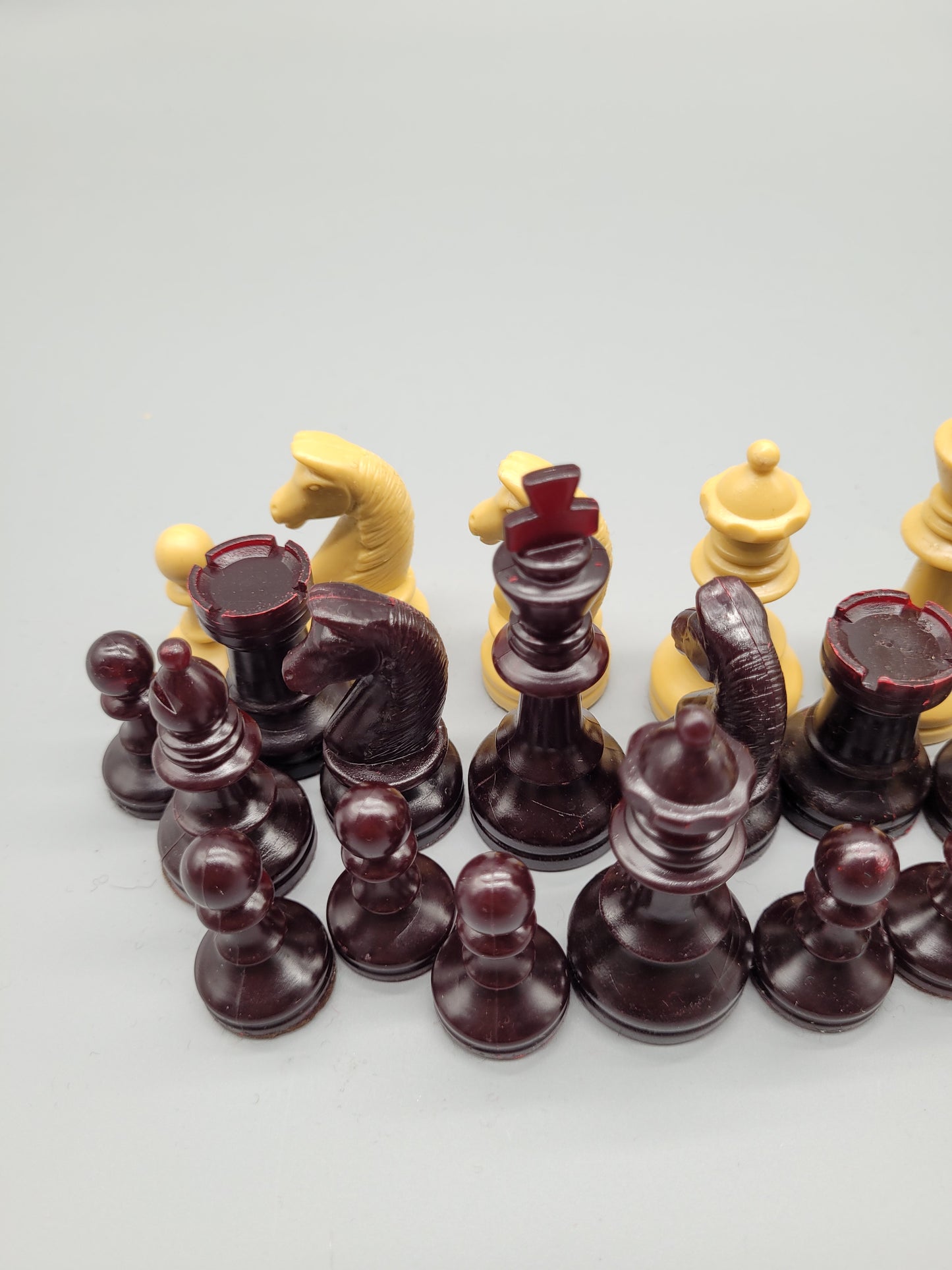 Klassisches Schachspiel Schachfiguren Set aus 32 Figuren