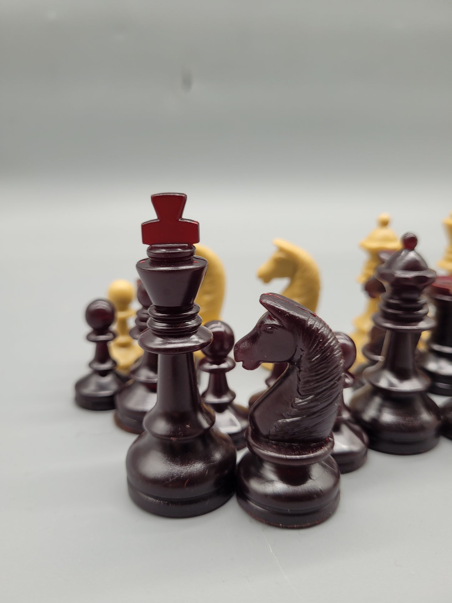 Klassisches Schachspiel Schachfiguren Set aus 32 Figuren