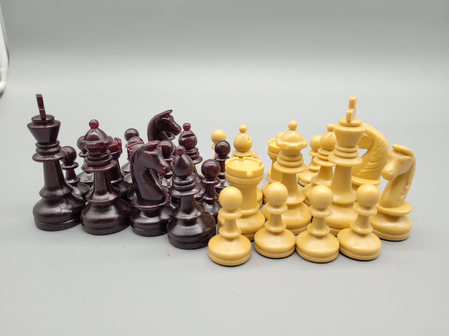 Klassisches Schachspiel Schachfiguren Set aus 32 Figuren