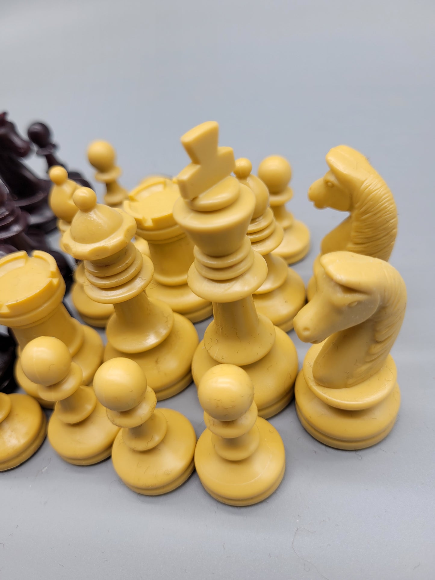 Klassisches Schachspiel Schachfiguren Set aus 32 Figuren